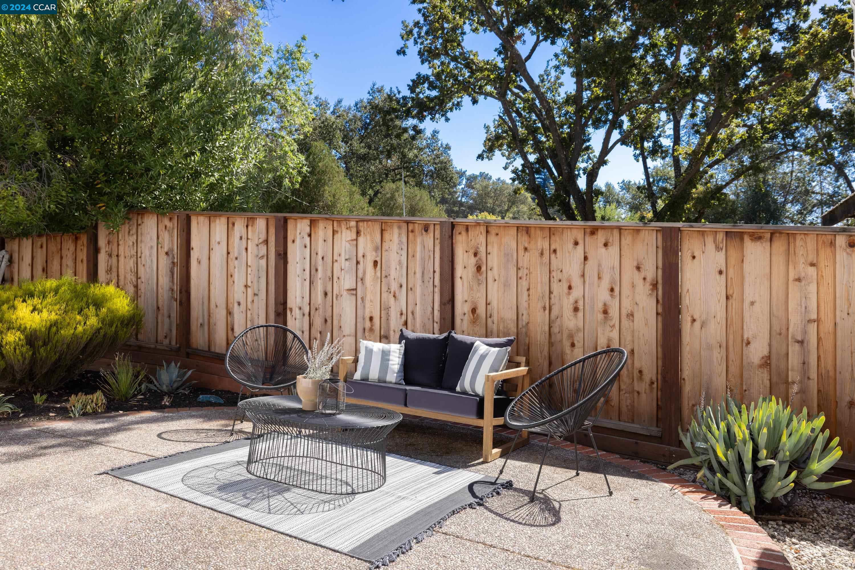 3308 Berta Ln