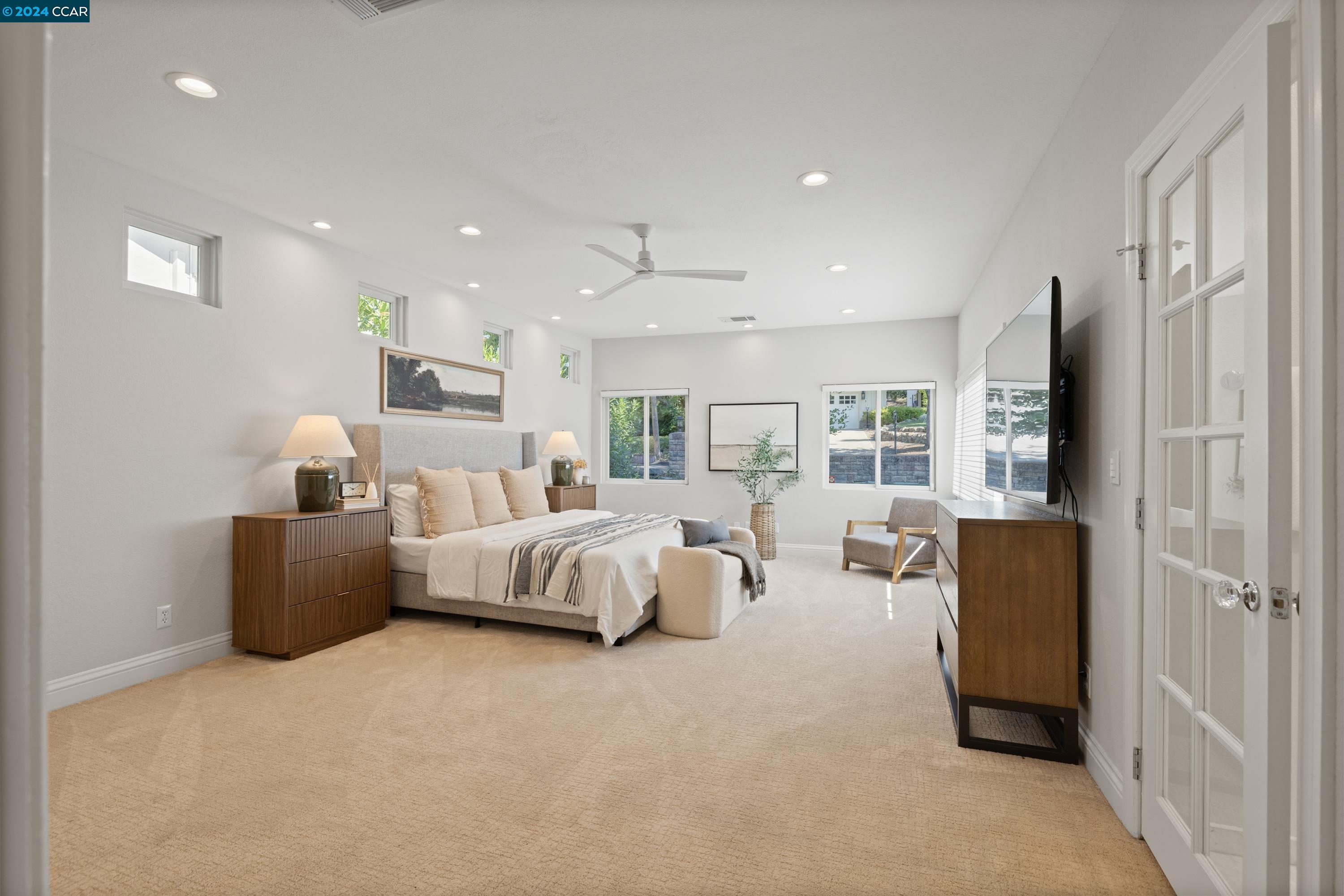 3308 Berta Ln