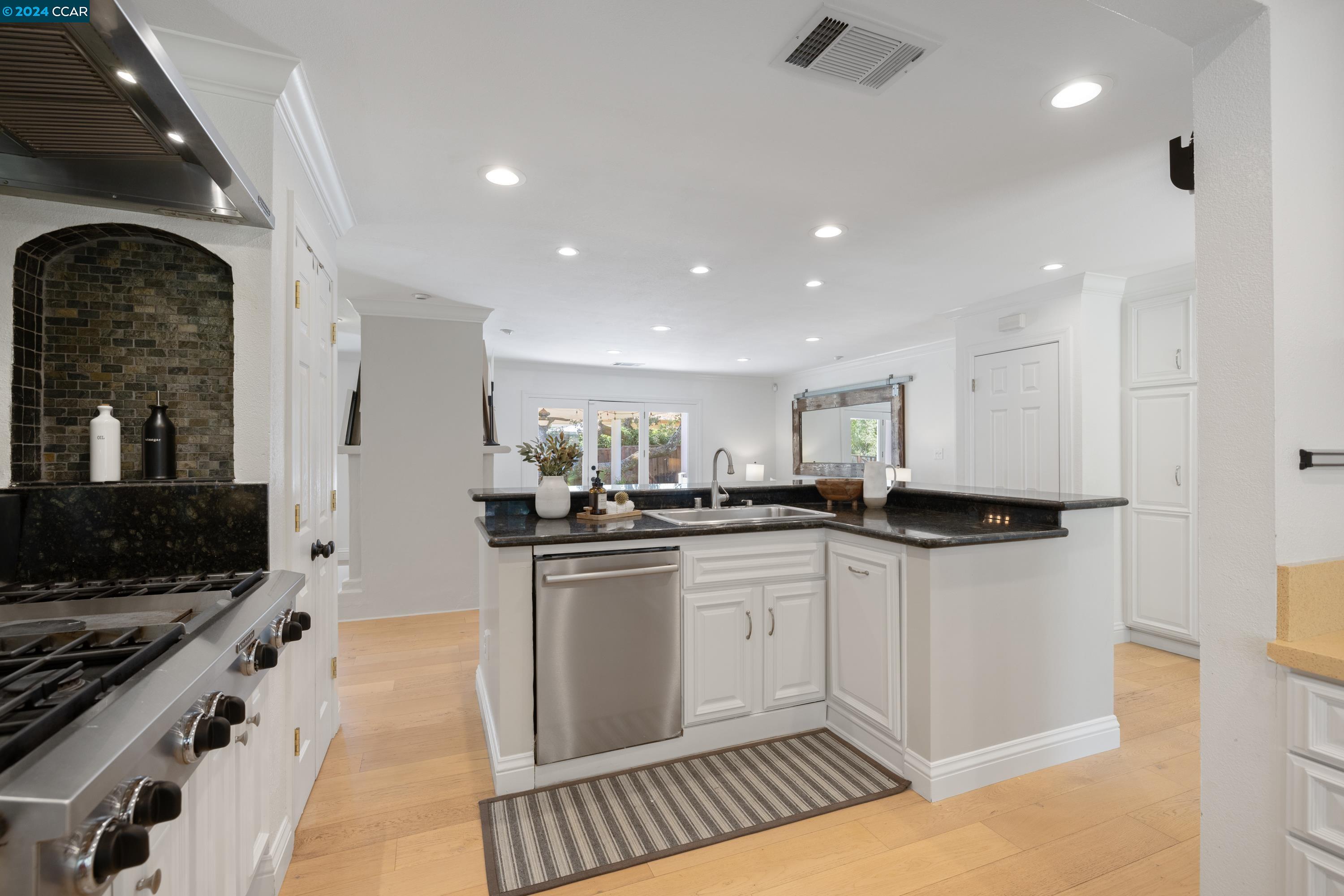 3308 Berta Ln