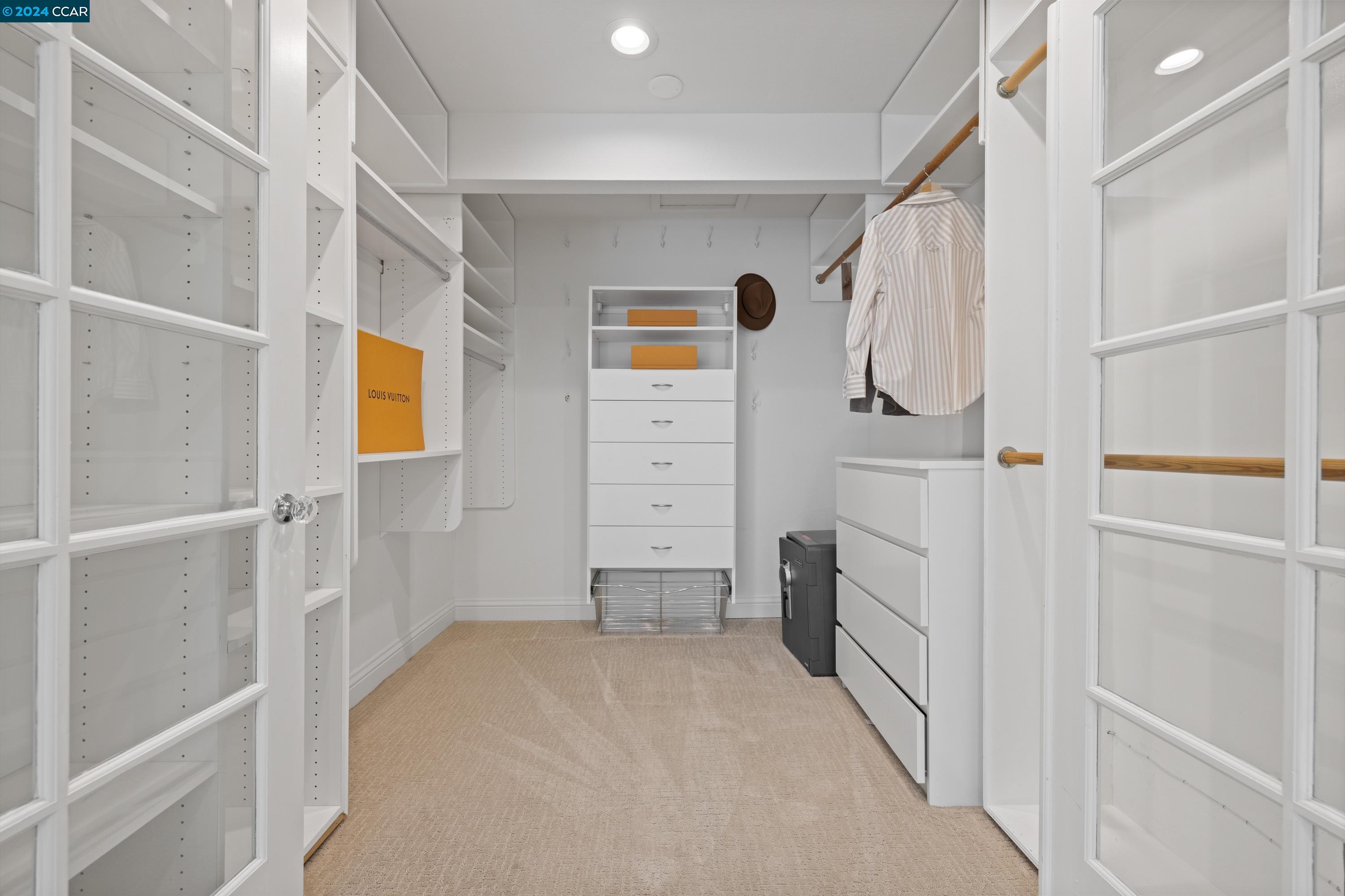 3308 Berta Ln
