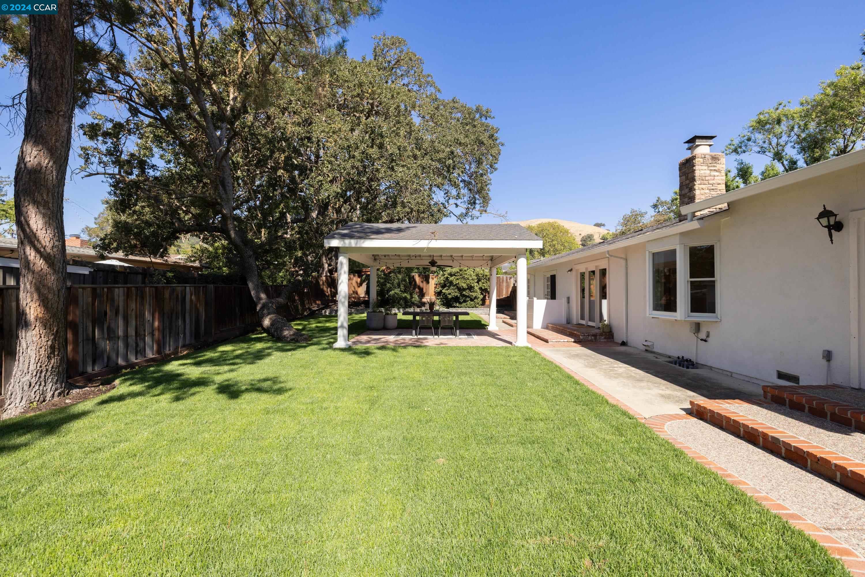 3308 Berta Ln