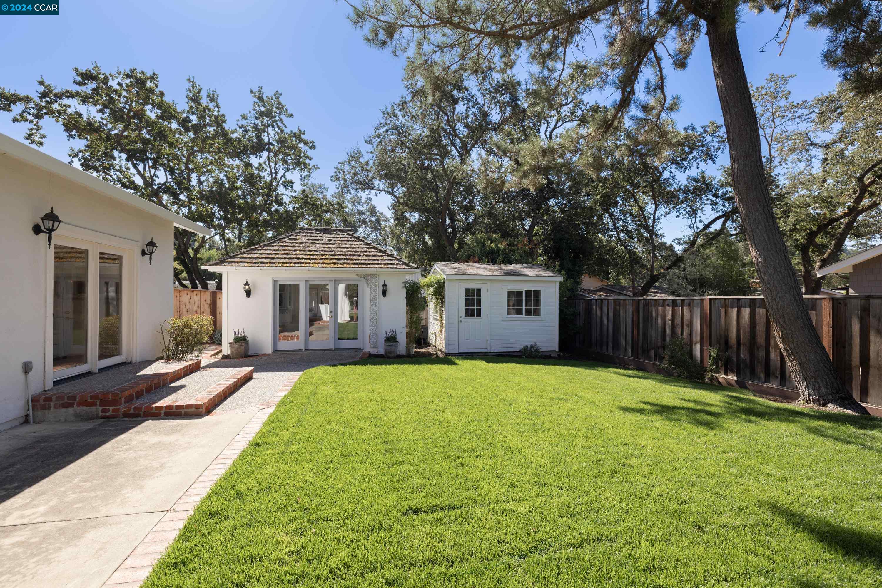 3308 Berta Ln