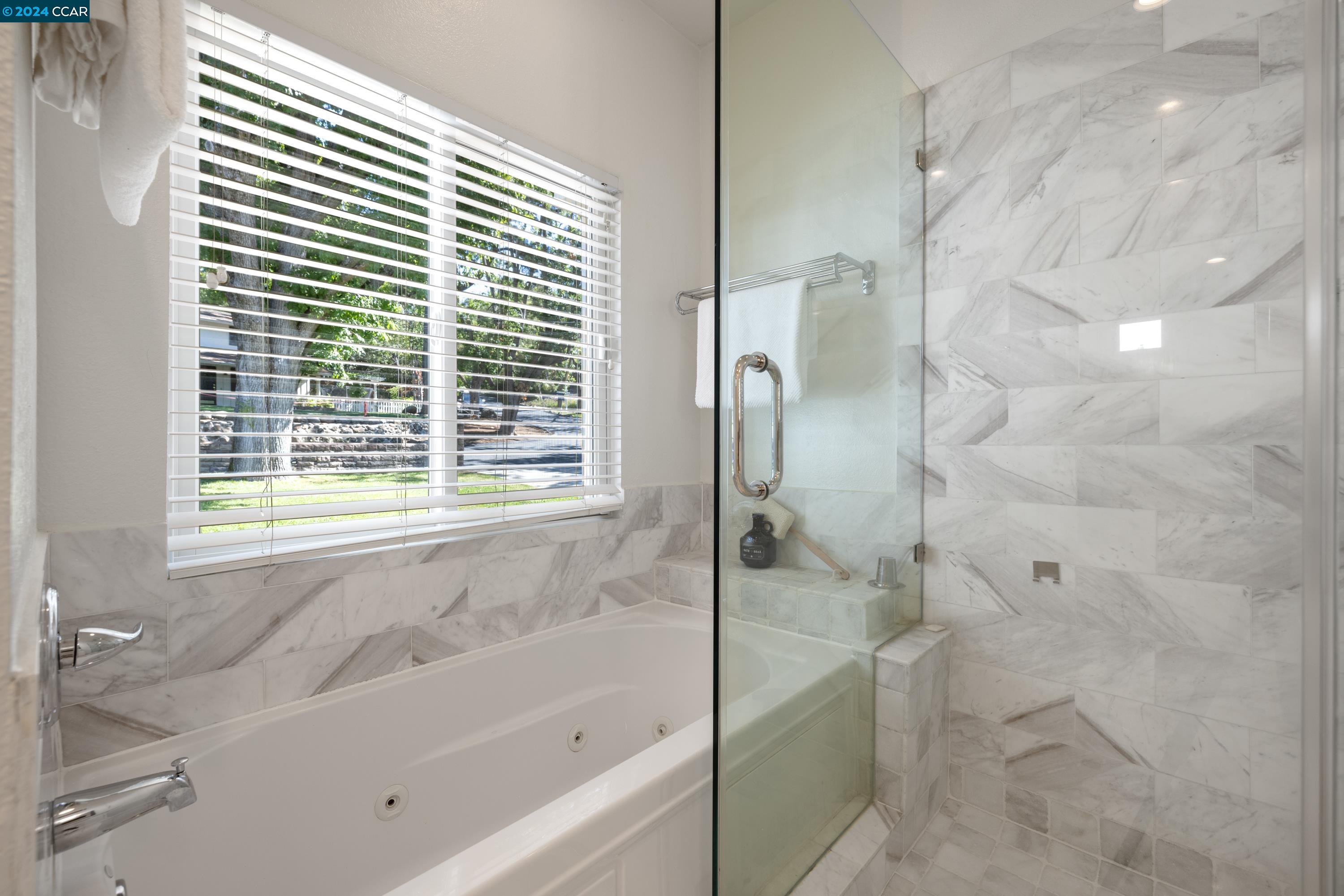3308 Berta Ln