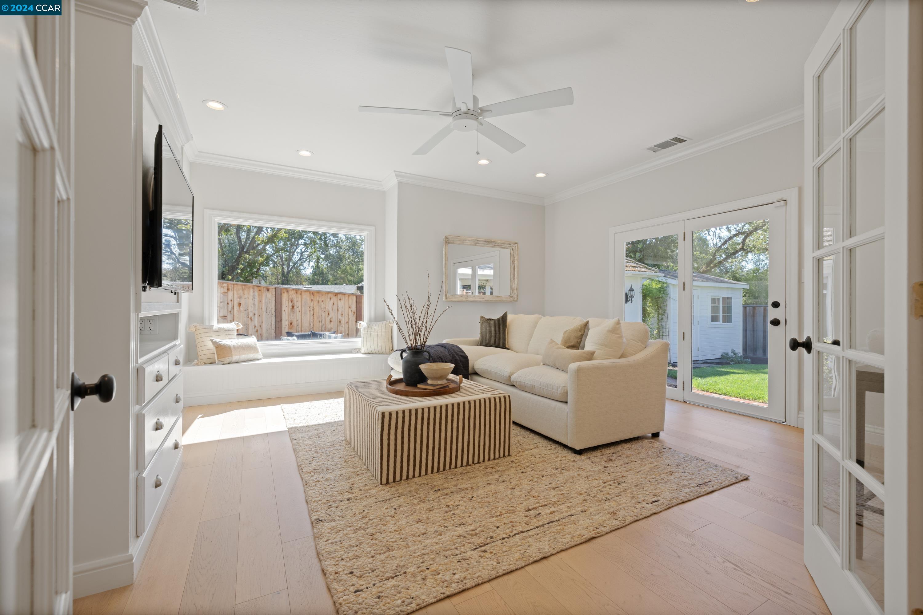 3308 Berta Ln