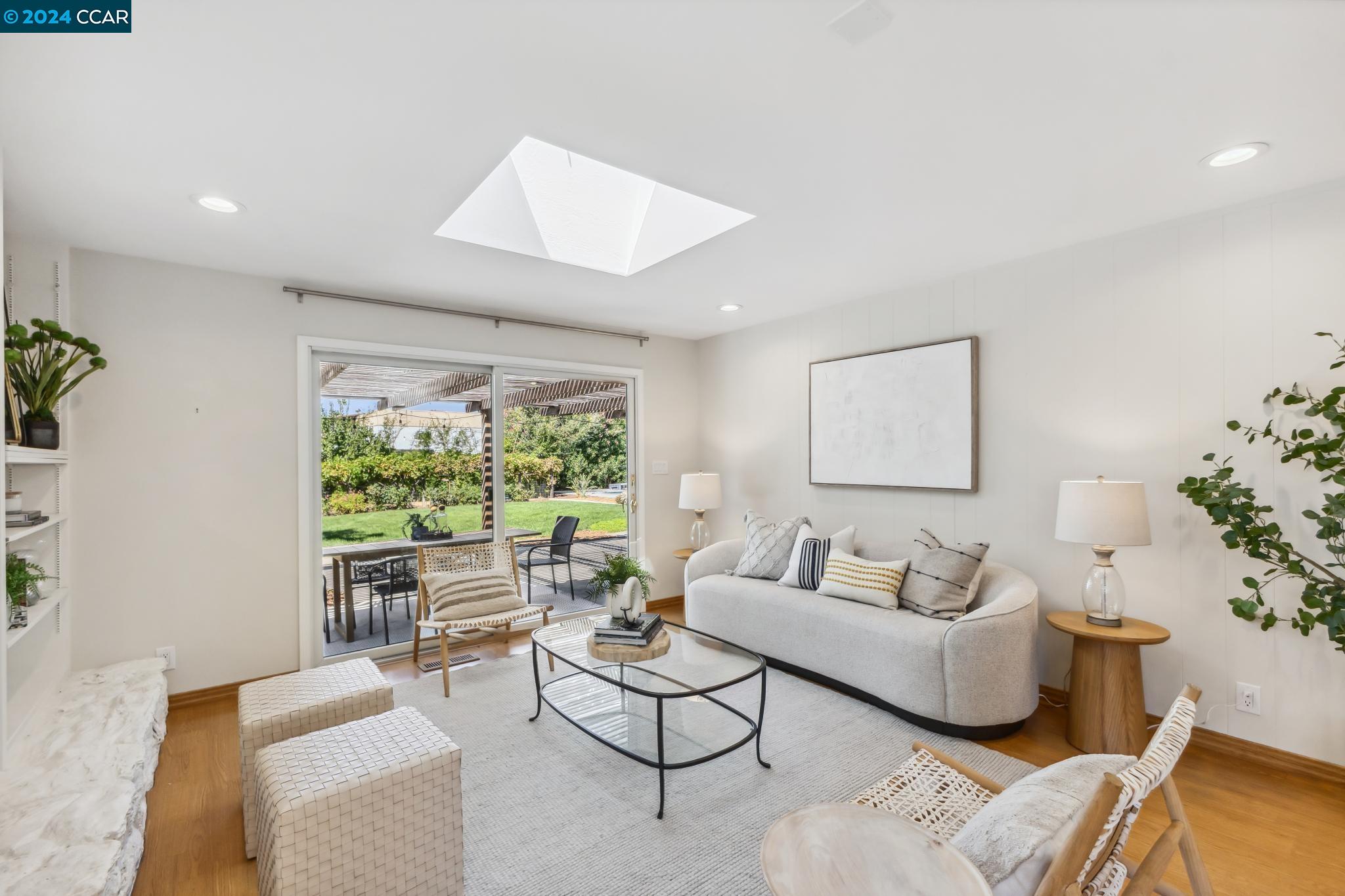 2838 Encina Camino