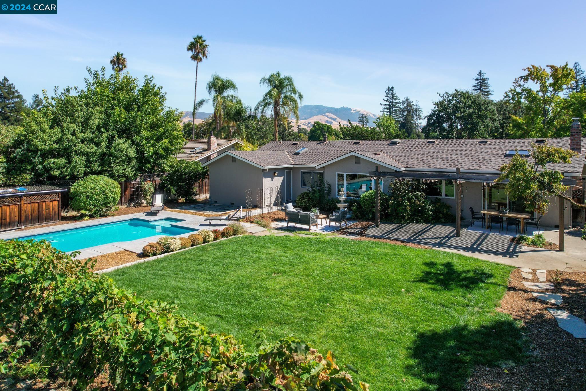 2838 Encina Camino