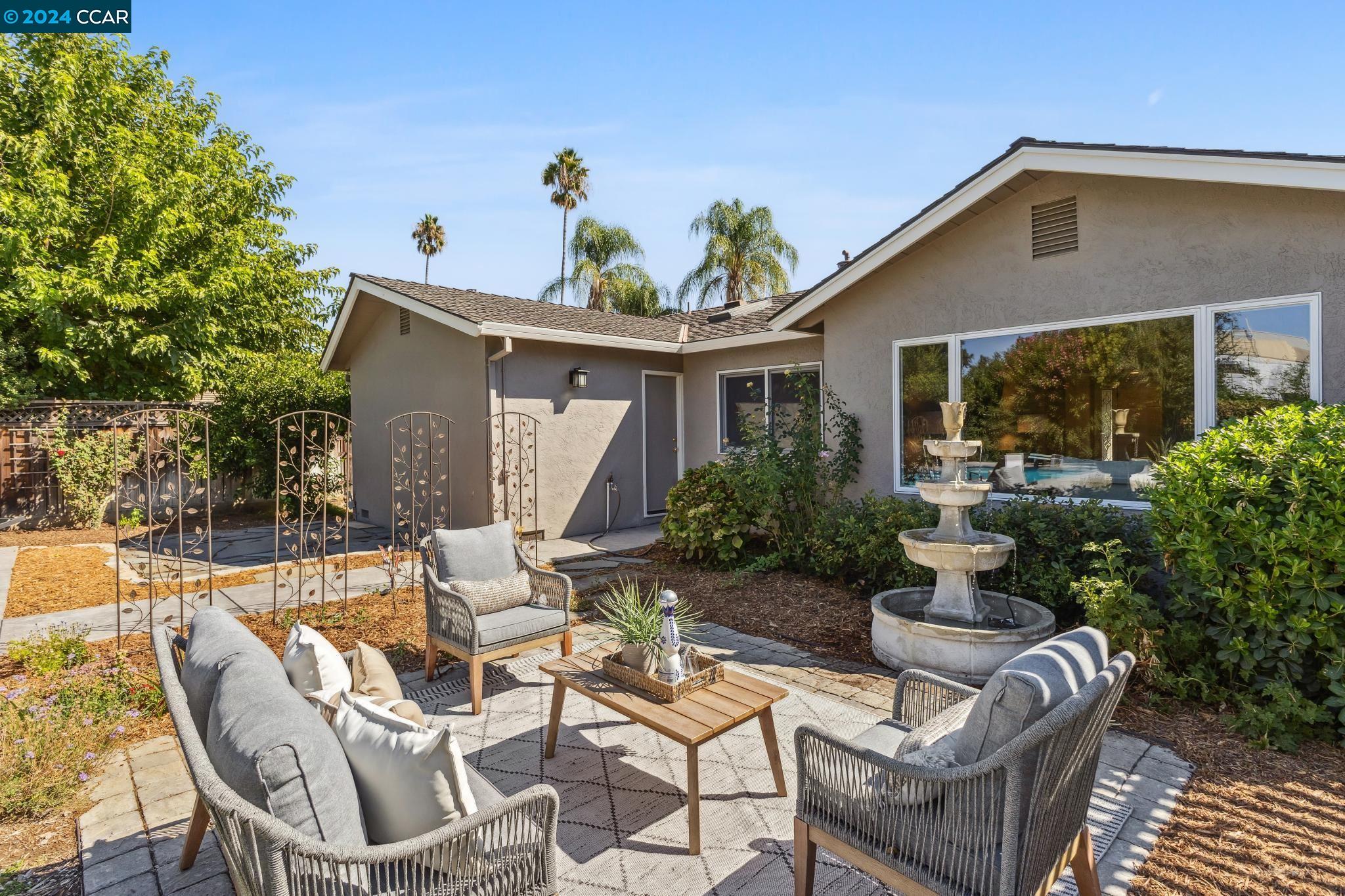 2838 Encina Camino