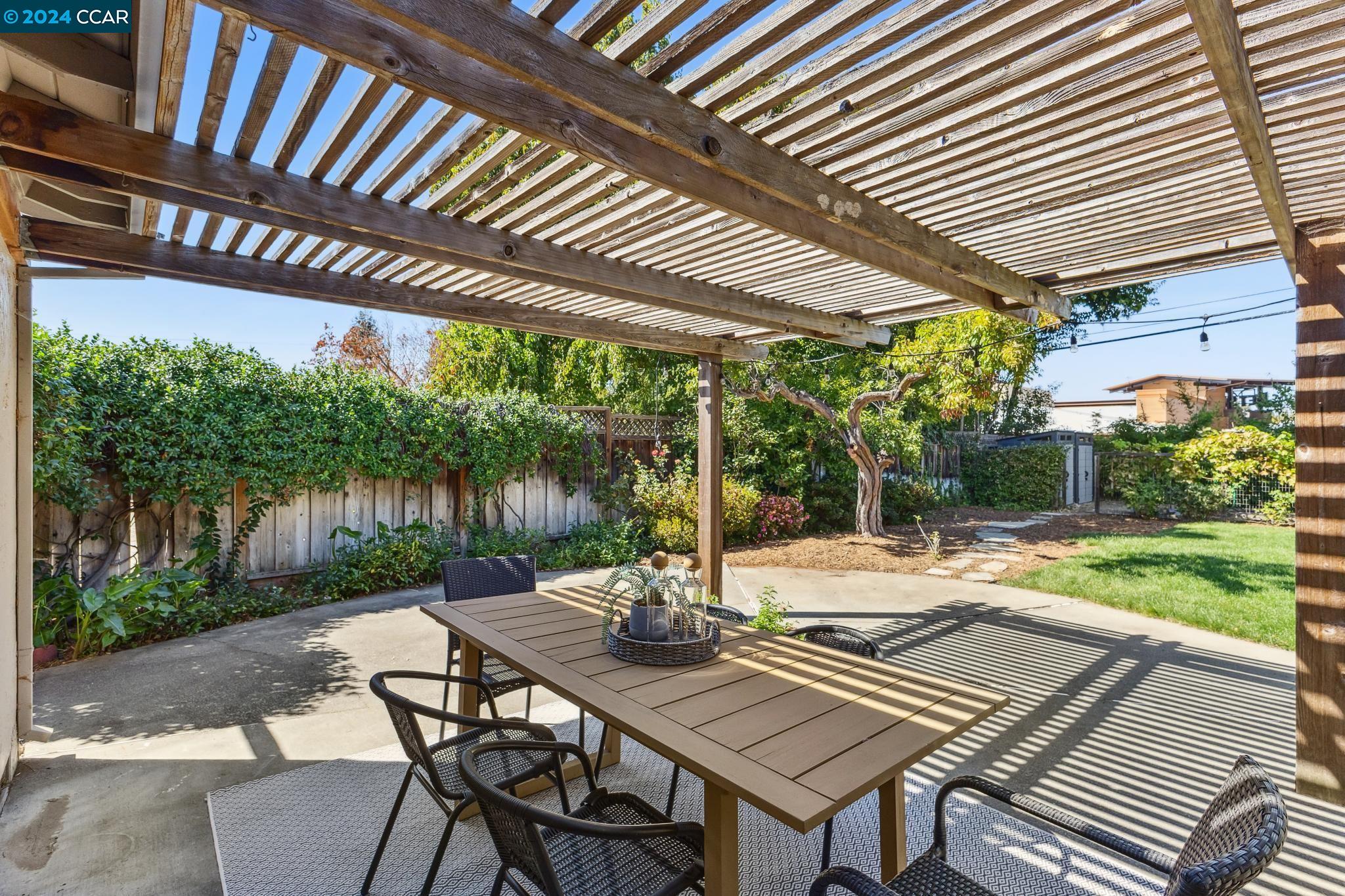 2838 Encina Camino