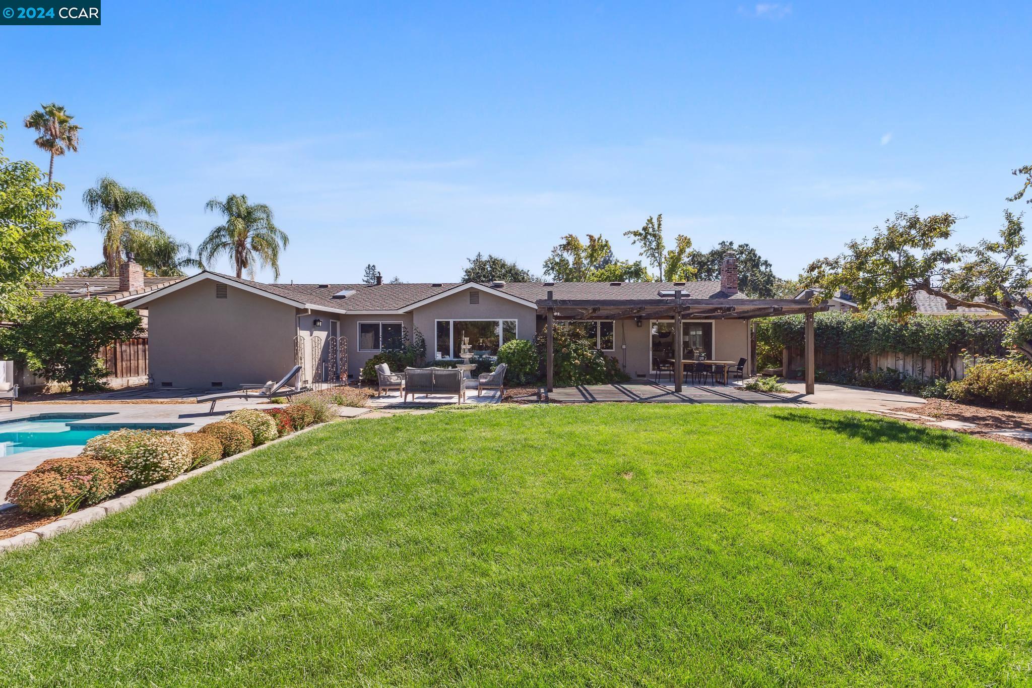 2838 Encina Camino