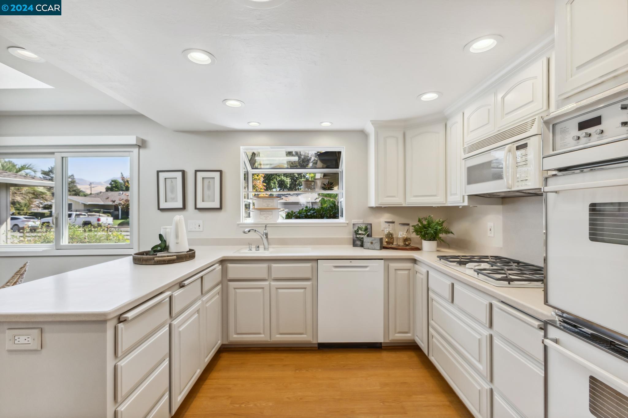 2838 Encina Camino
