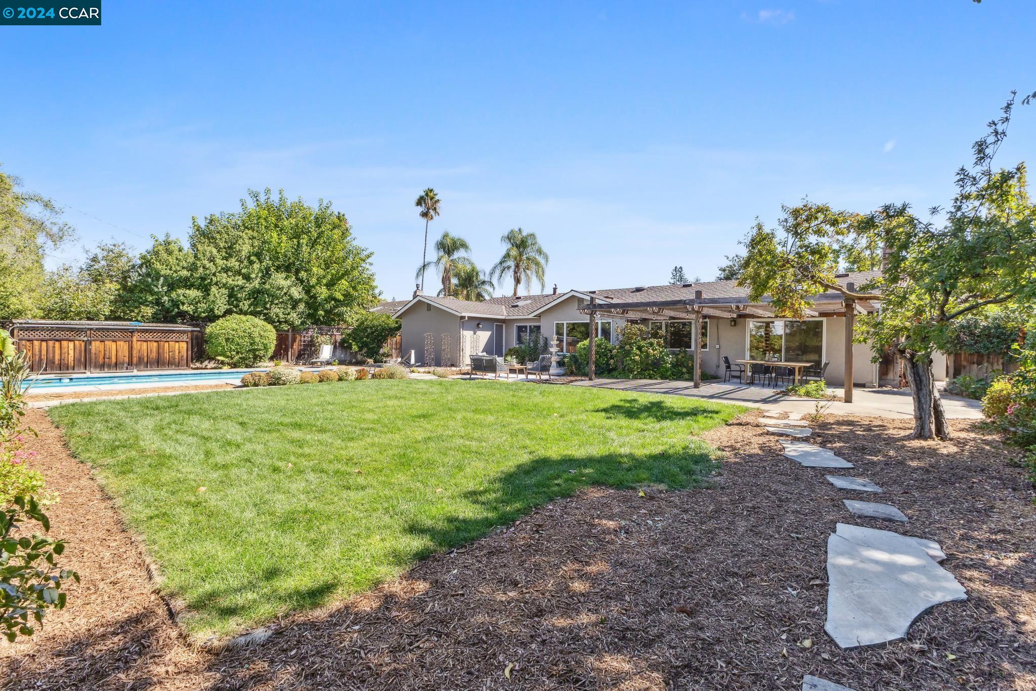 2838 Encina Camino
