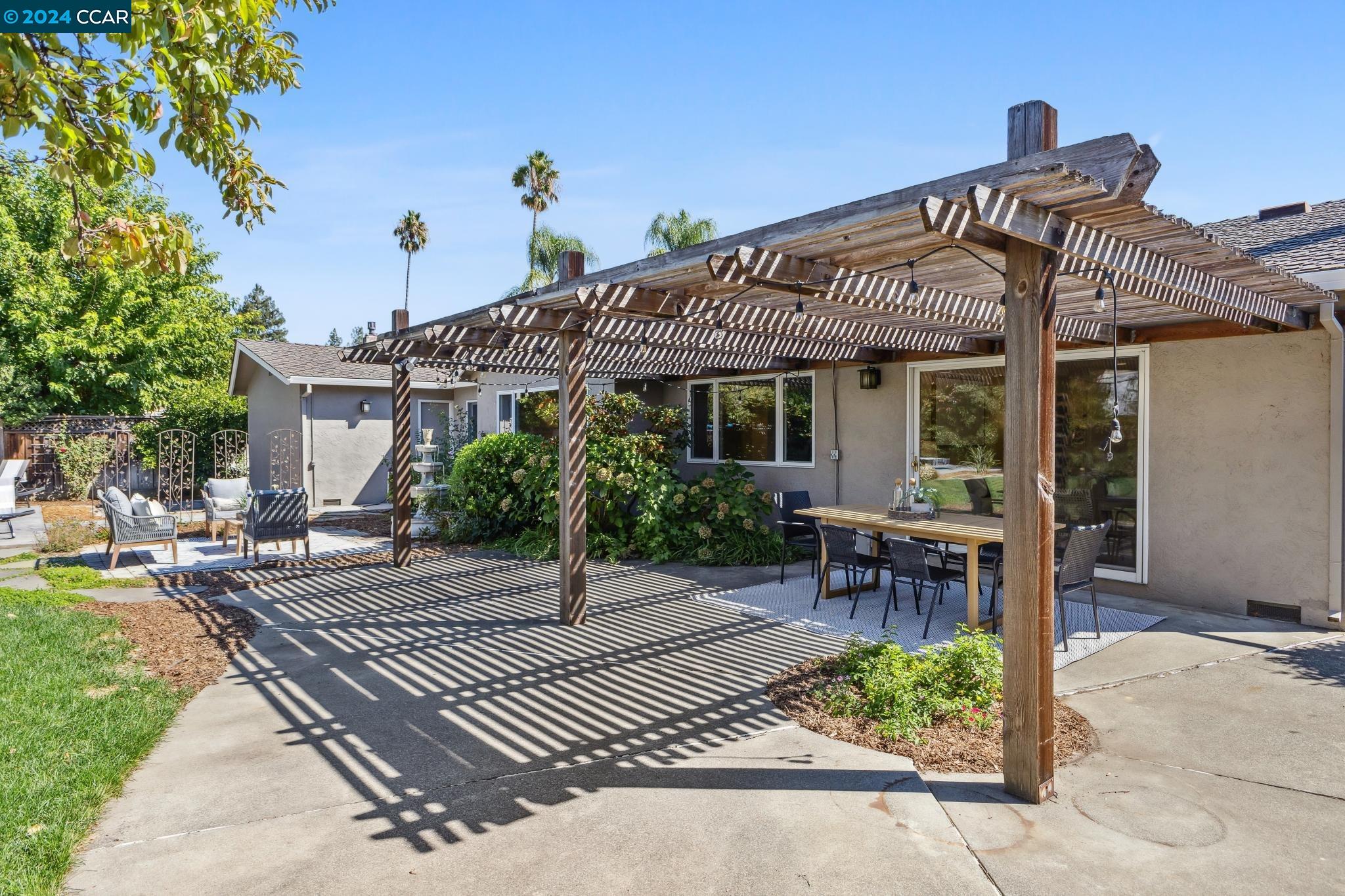 2838 Encina Camino