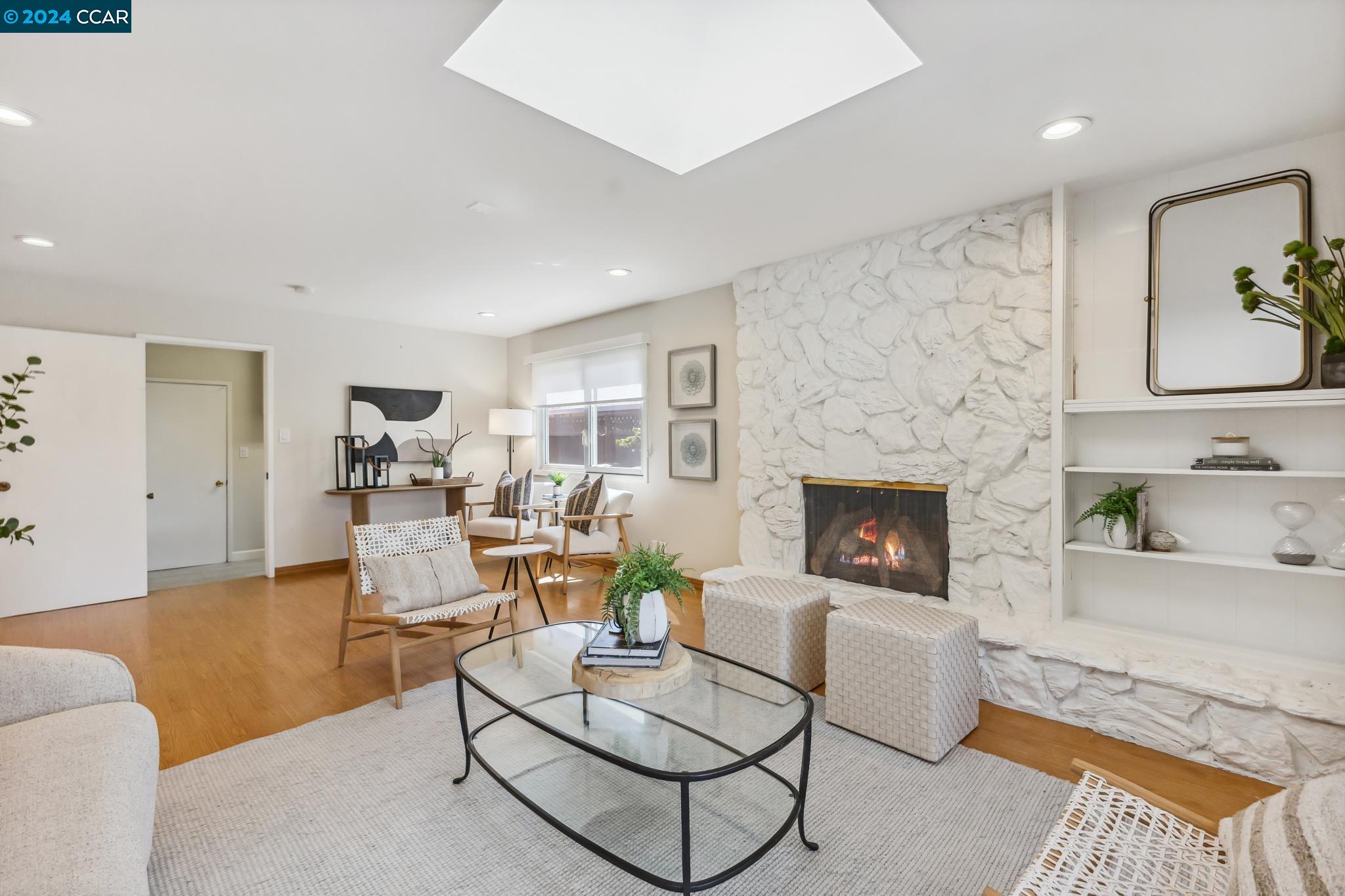 2838 Encina Camino