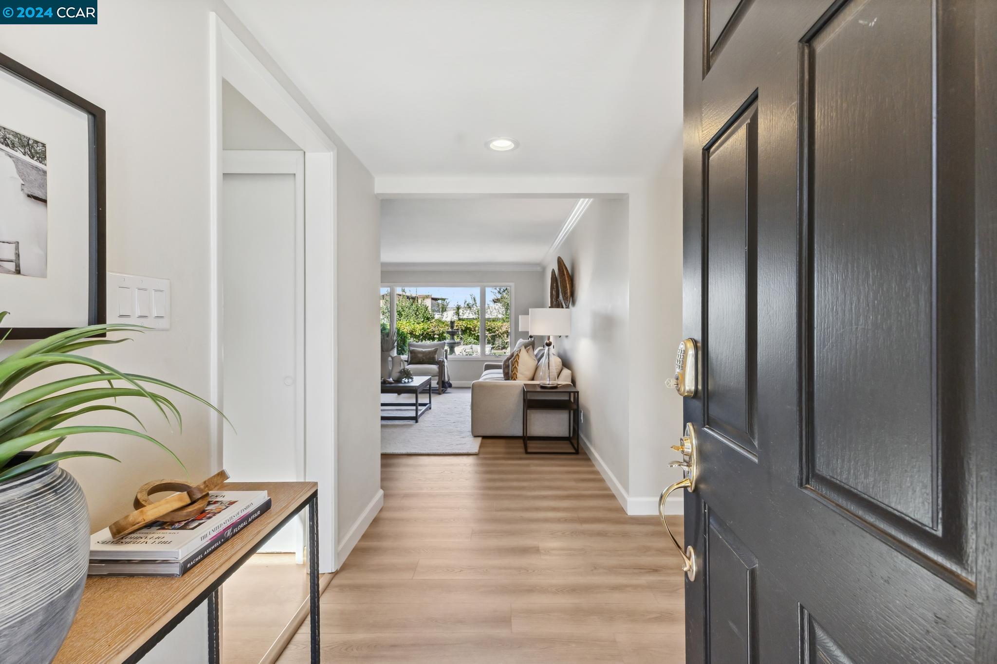 2838 Encina Camino