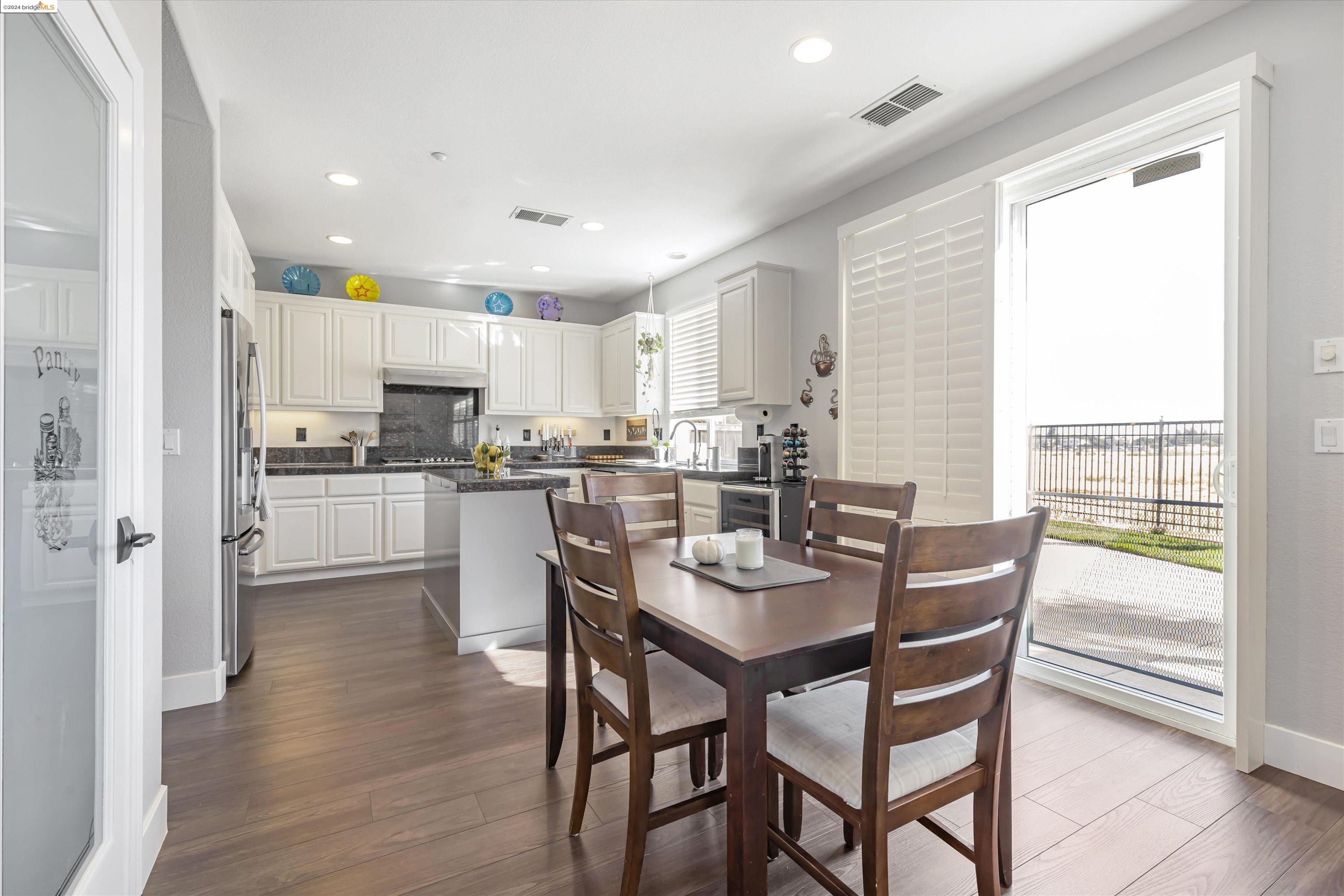 1932 Las Colinas Dr