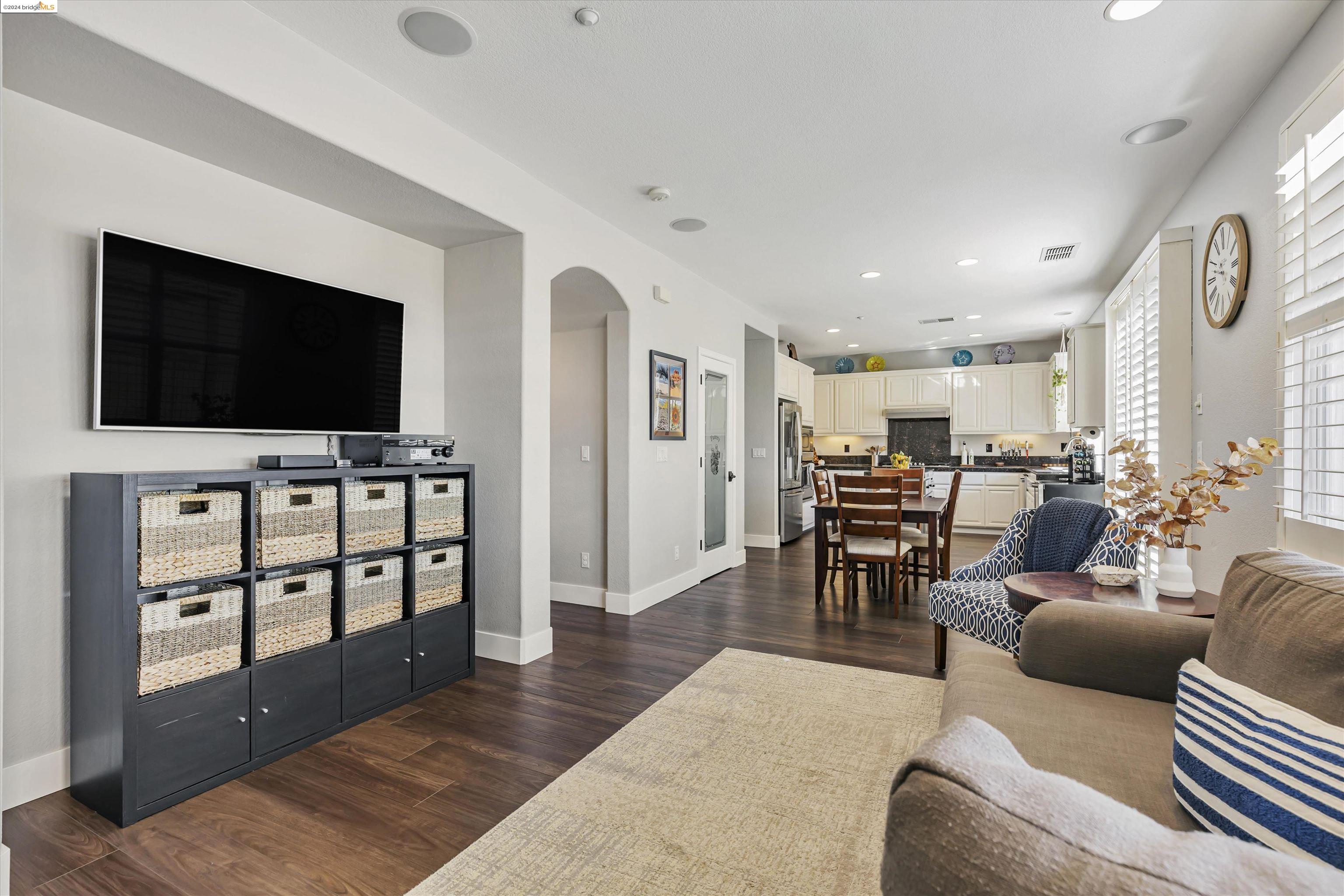 1932 Las Colinas Dr