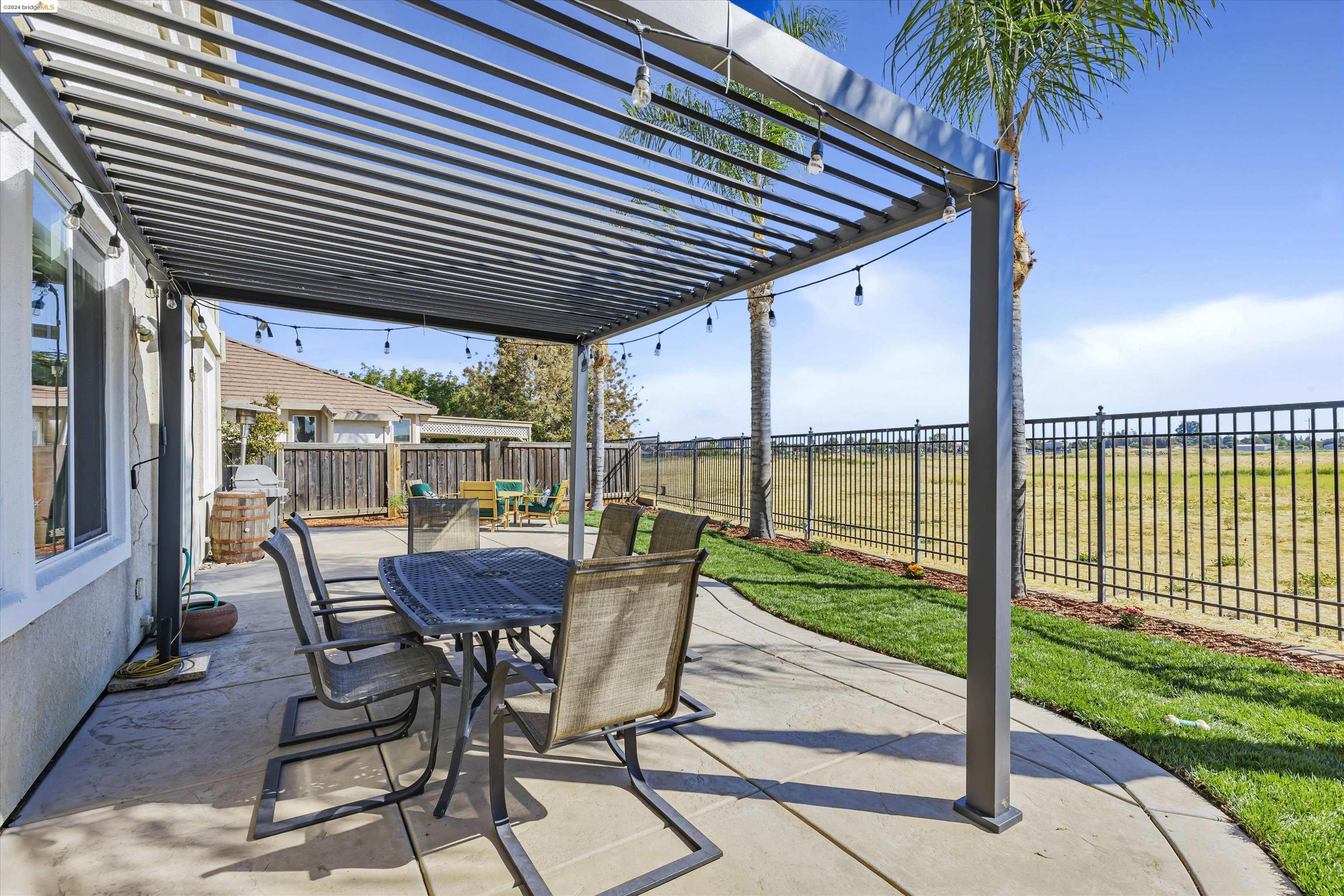 1932 Las Colinas Dr