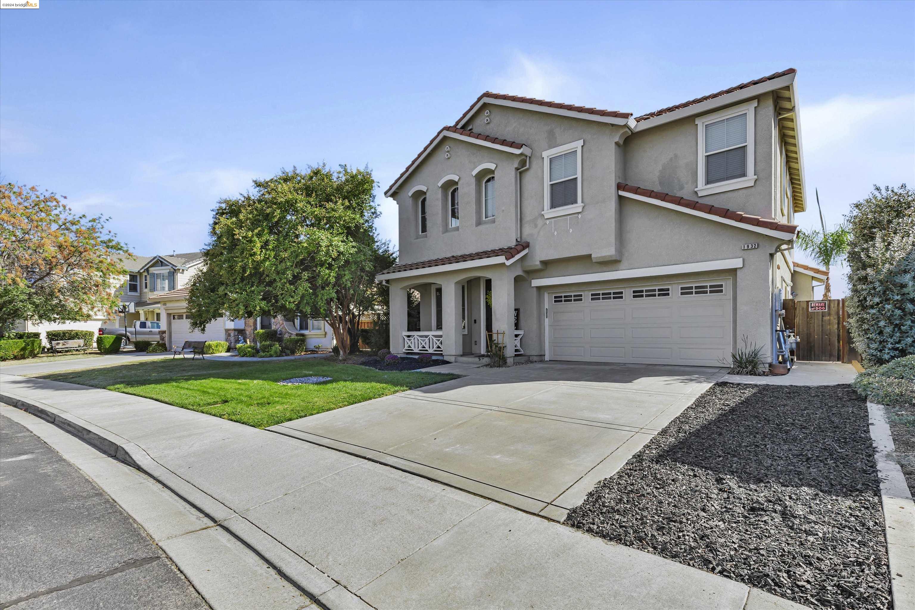 1932 Las Colinas Dr