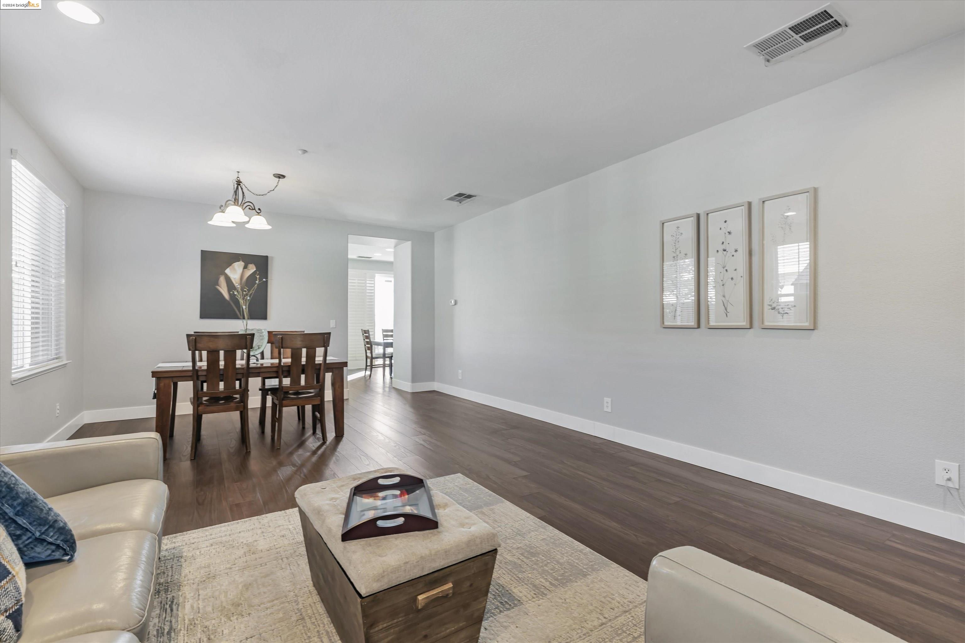 1932 Las Colinas Dr