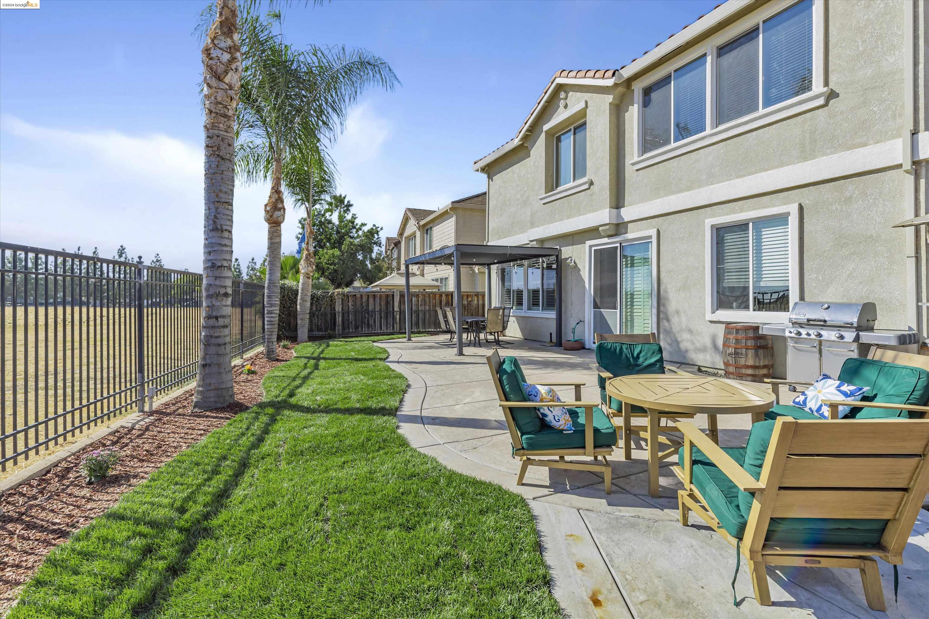 1932 Las Colinas Dr