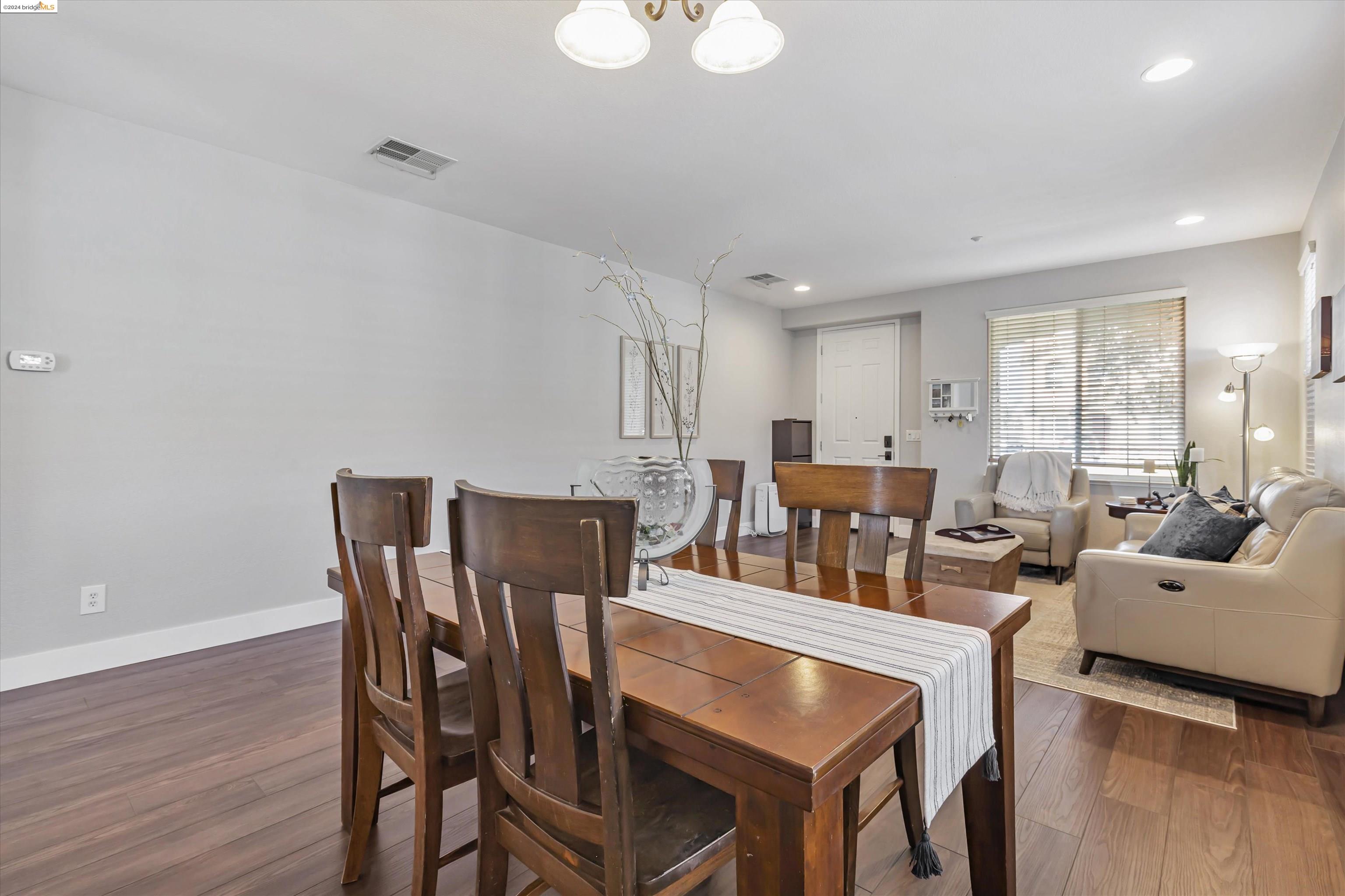 1932 Las Colinas Dr