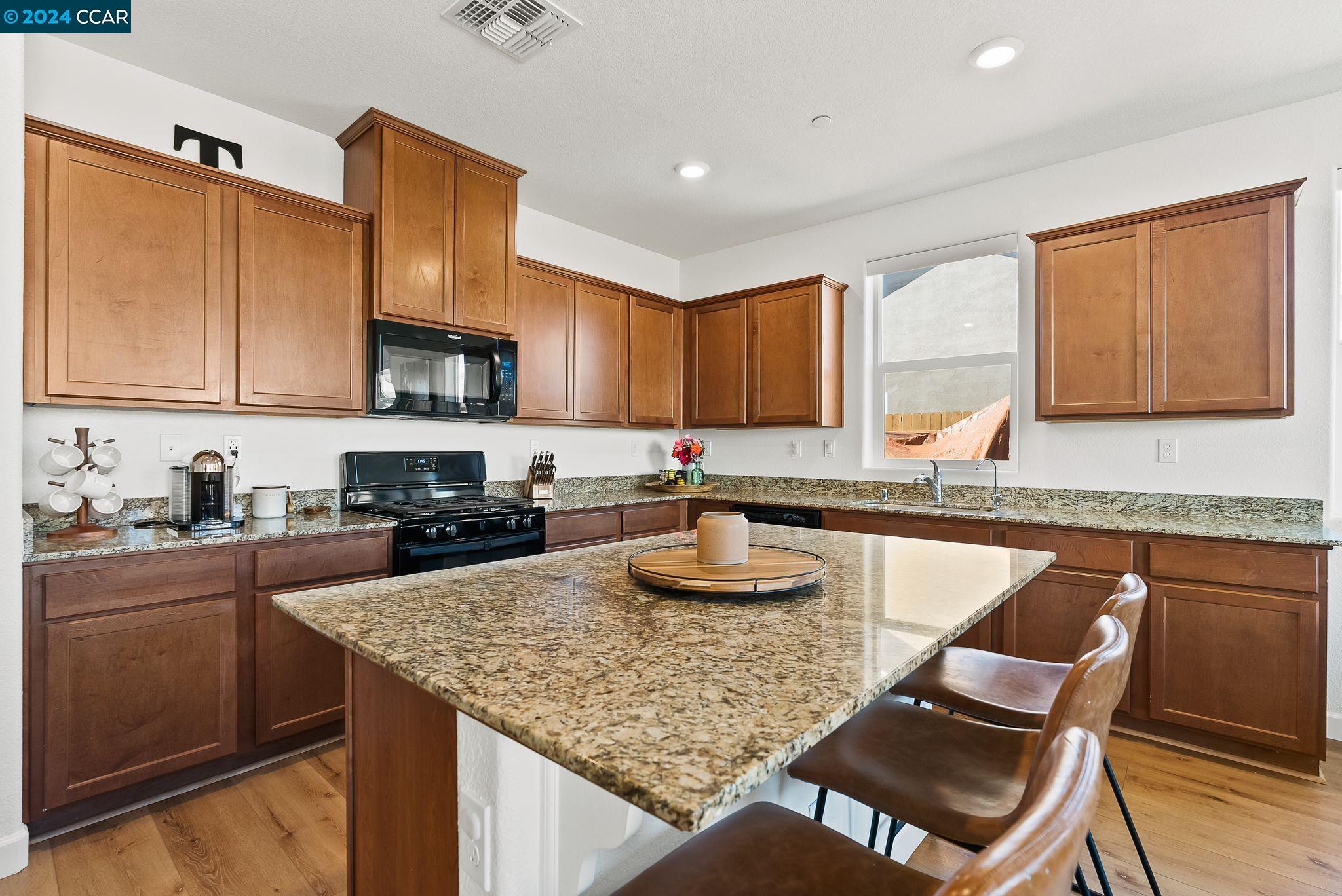 4378 Broadway Chase