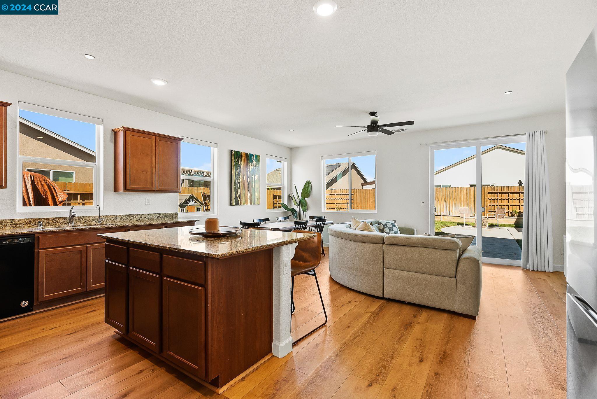 4378 Broadway Chase