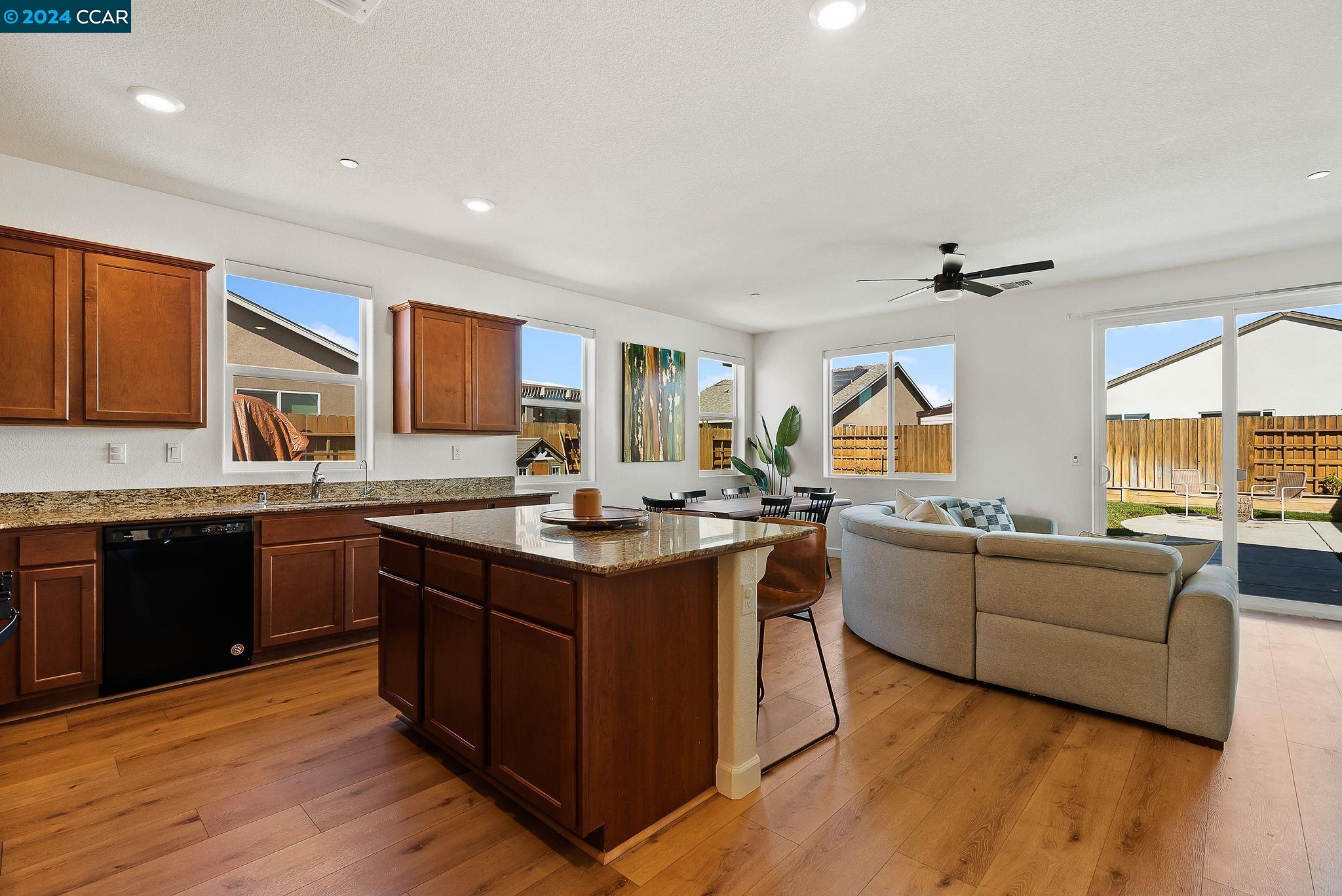 4378 Broadway Chase
