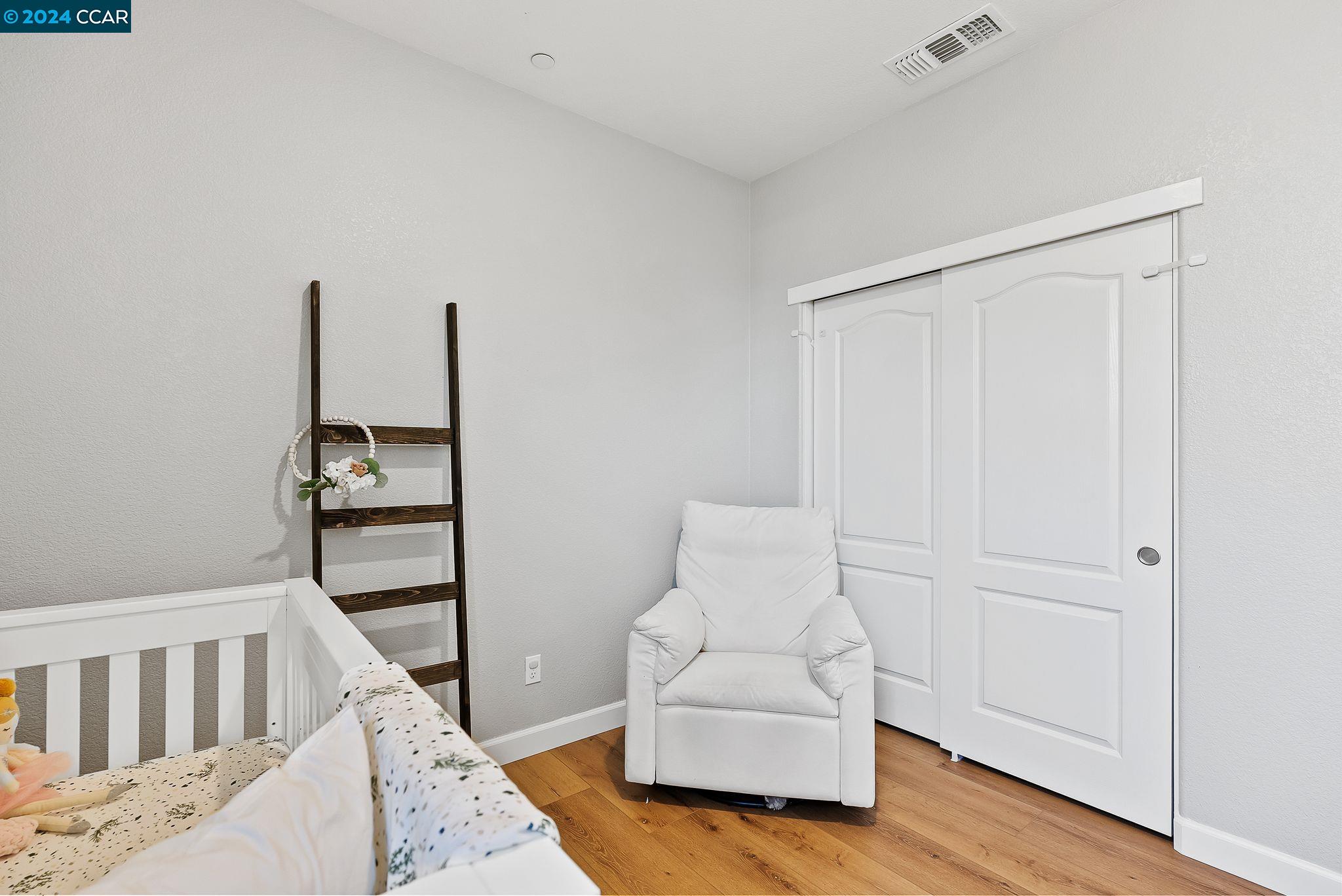4378 Broadway Chase