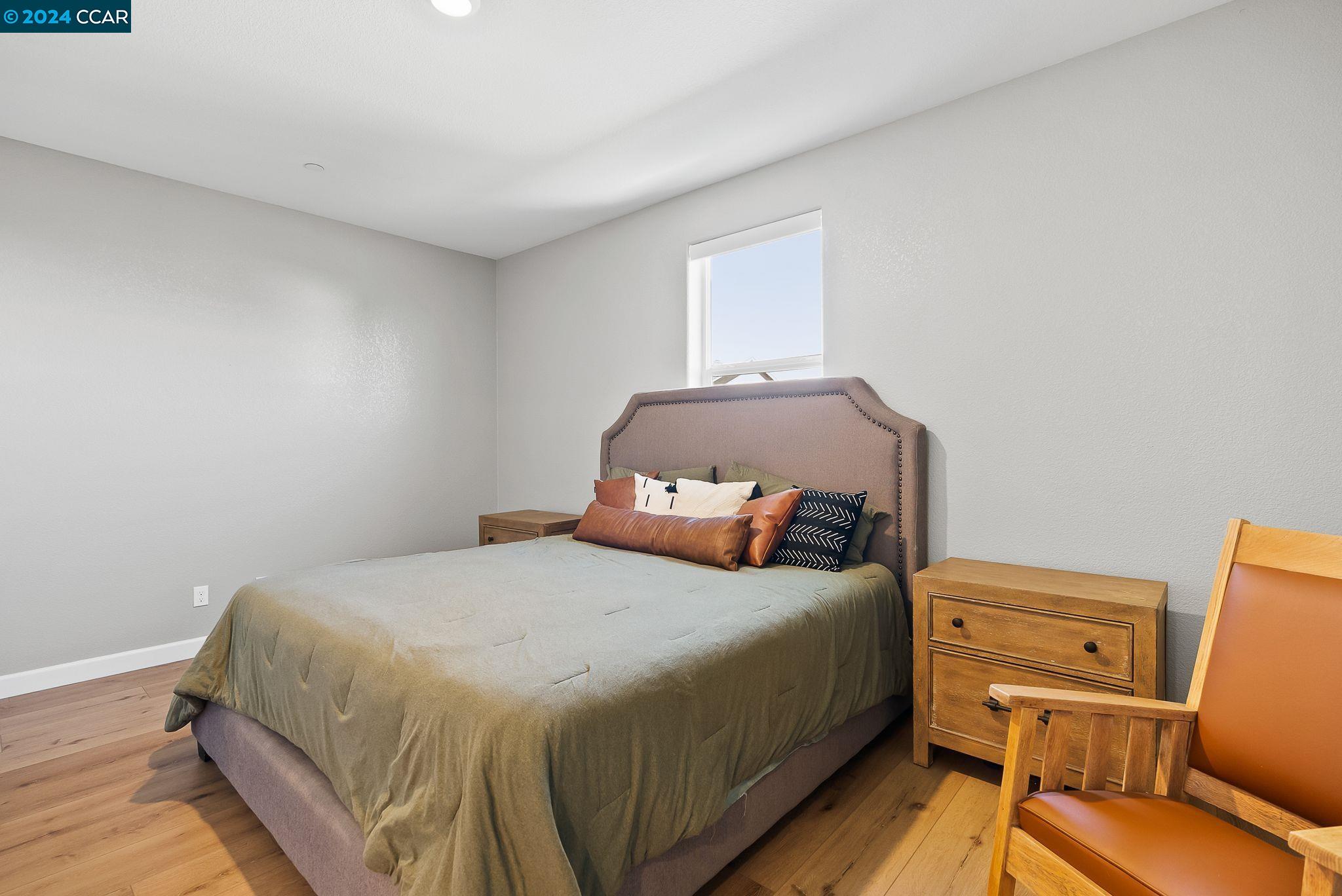 4378 Broadway Chase