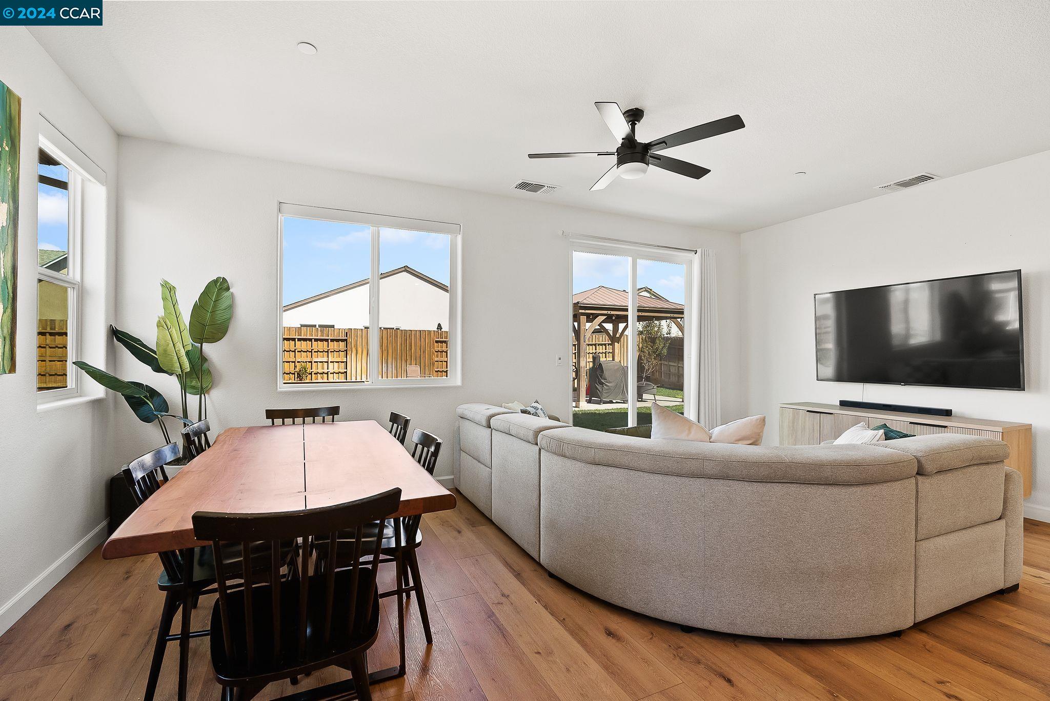 4378 Broadway Chase