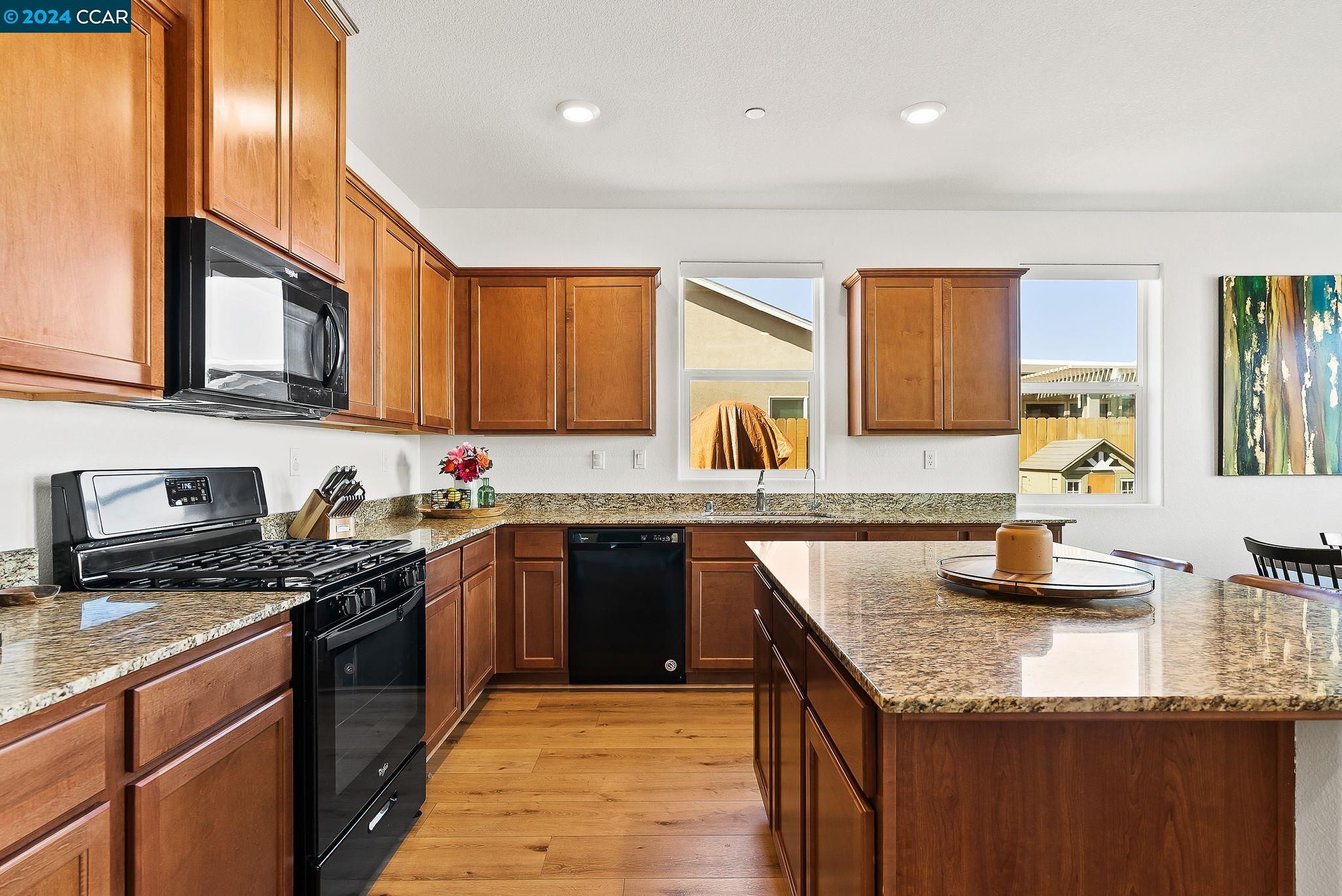 4378 Broadway Chase