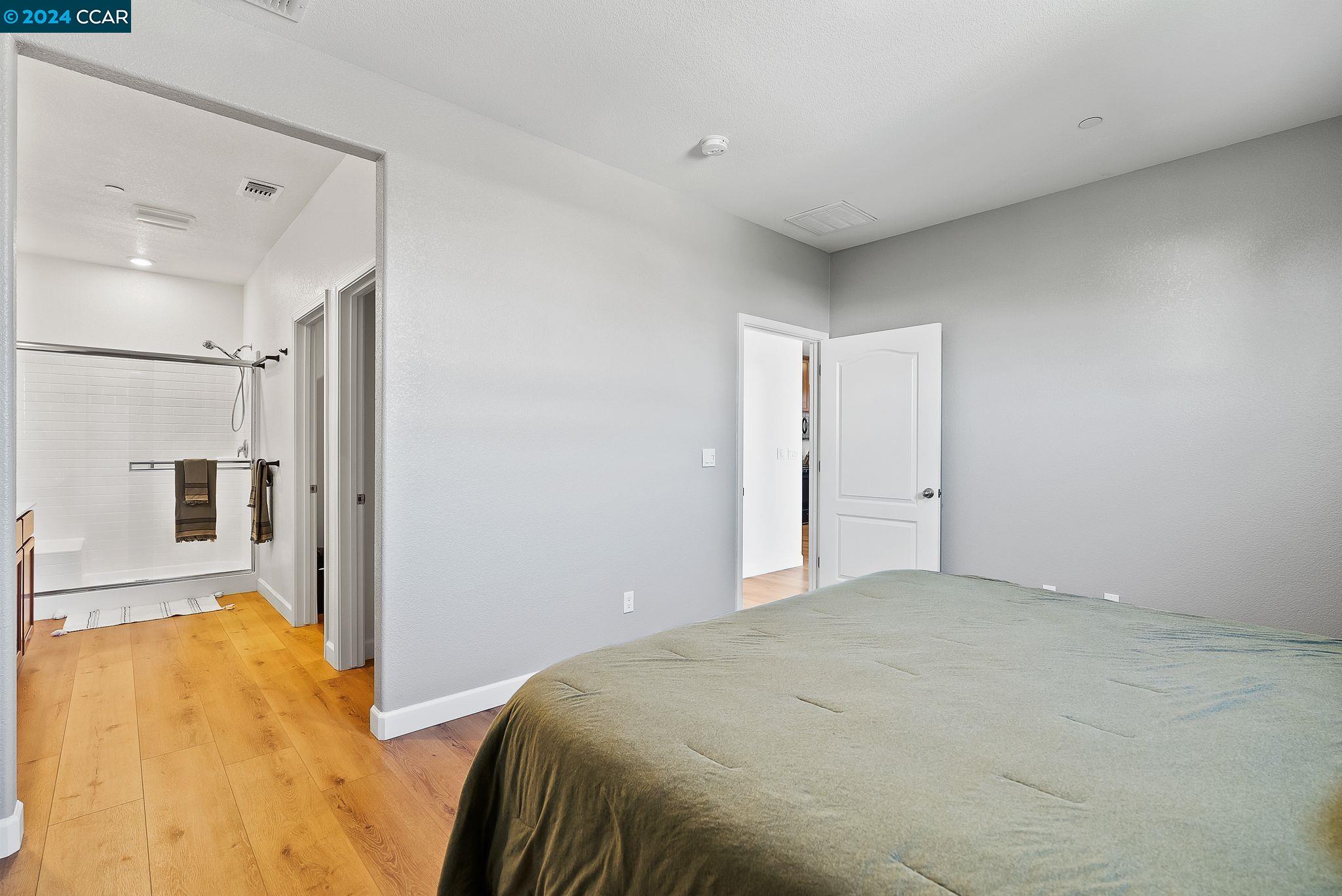 4378 Broadway Chase