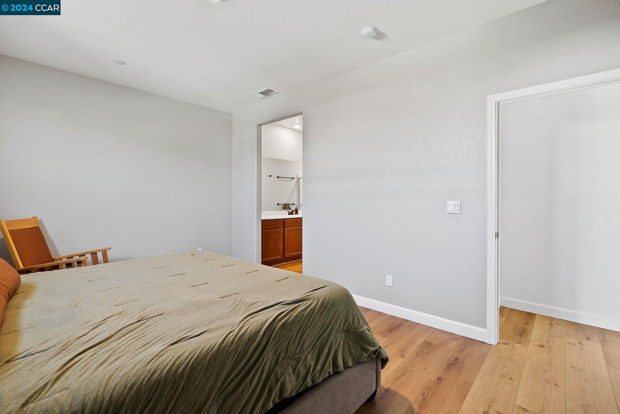 4378 Broadway Chase