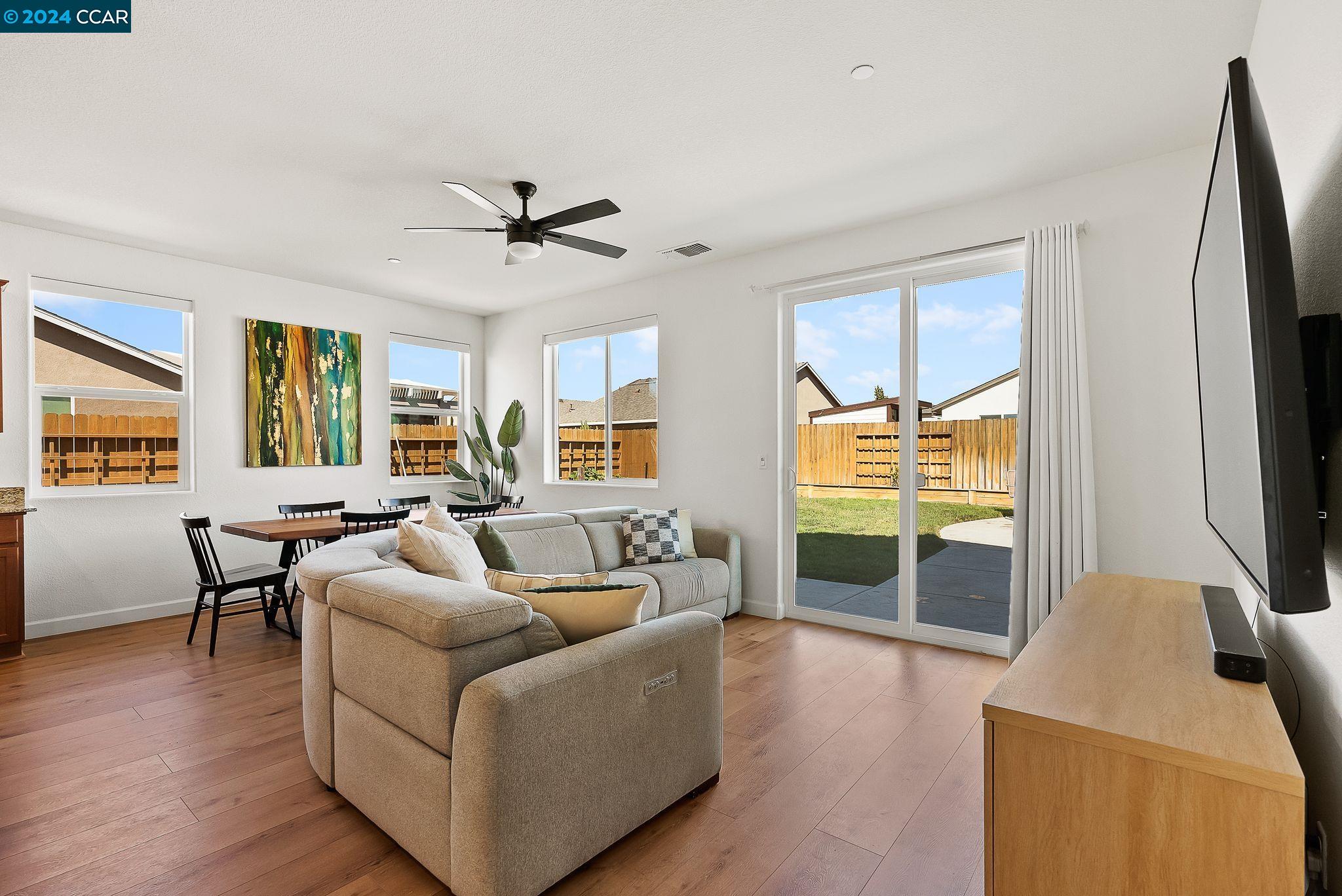 4378 Broadway Chase
