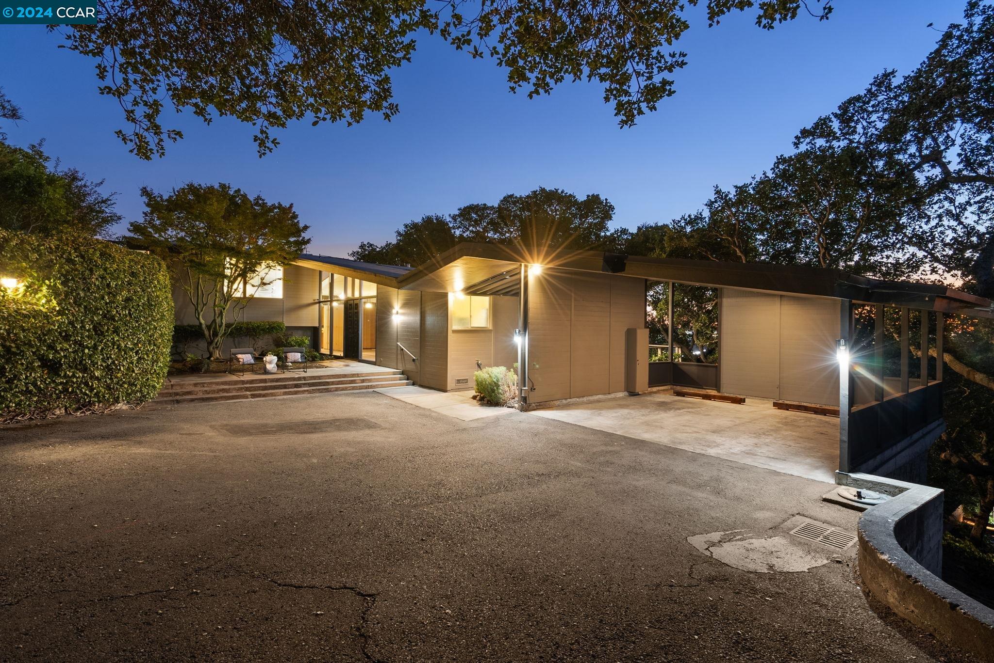 56 Roble Rd