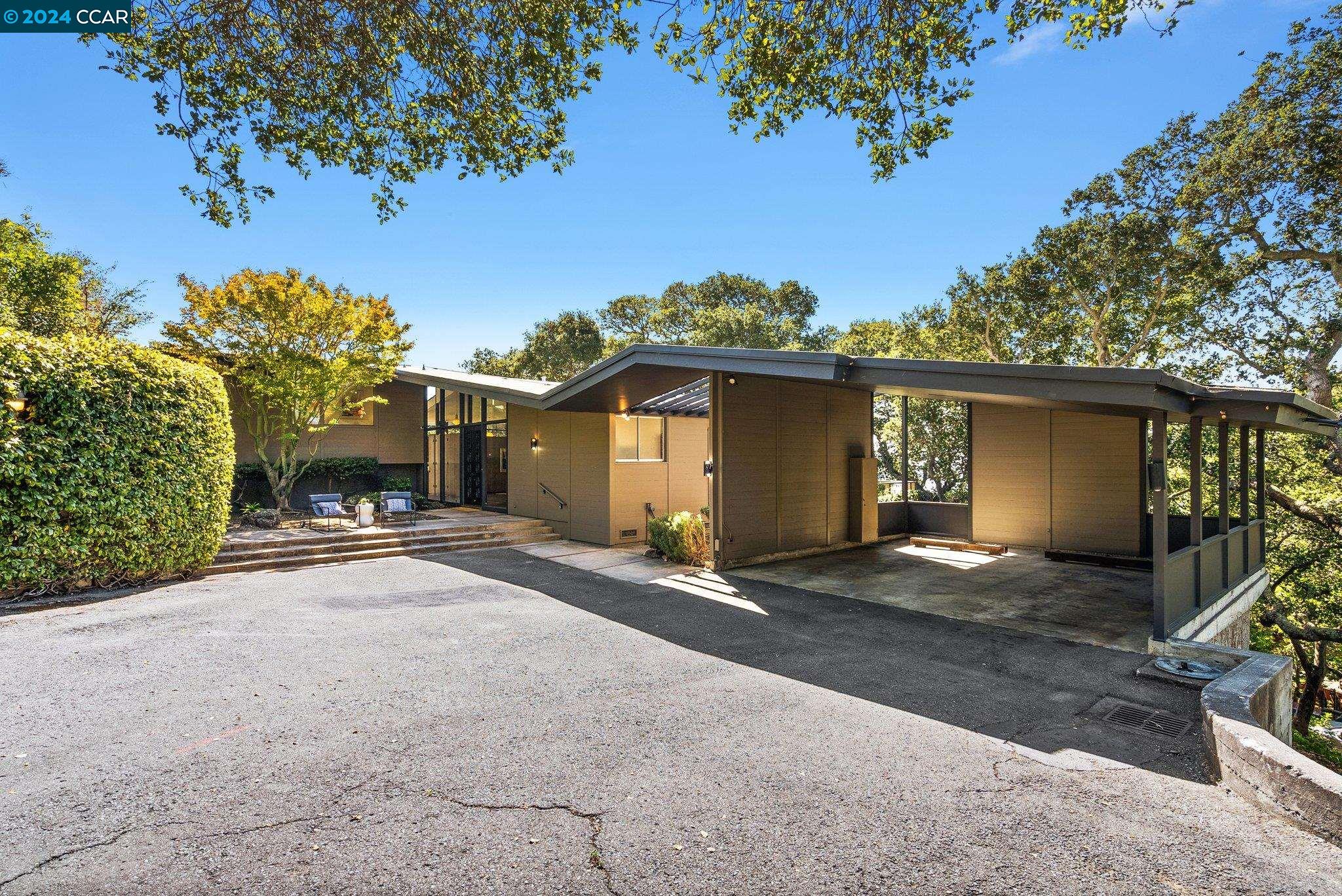 56 Roble Rd