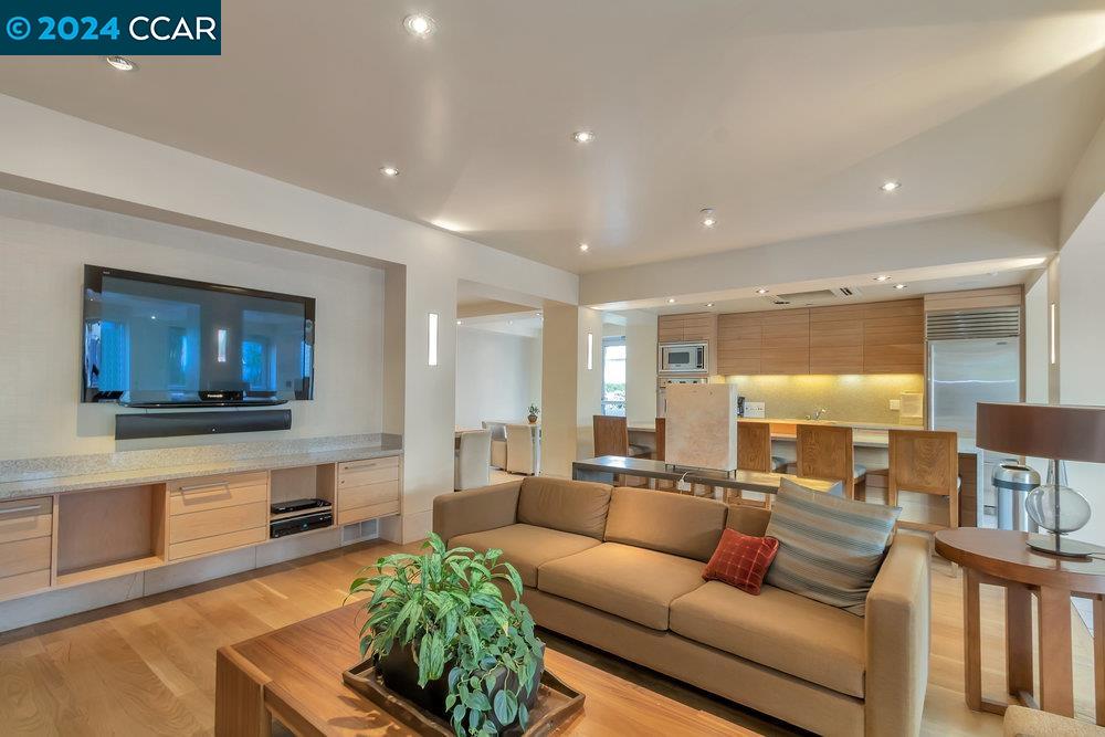 1655 N CALIFORNIA # 434