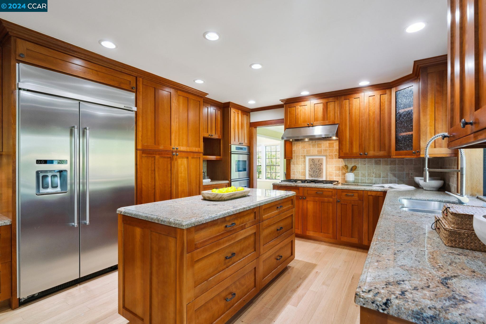 320 Paraiso Dr