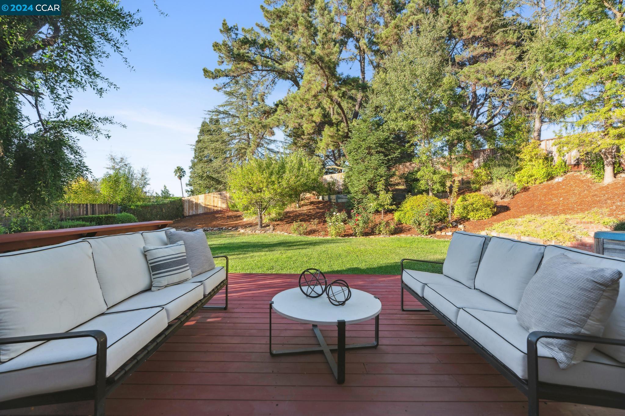 320 Paraiso Dr