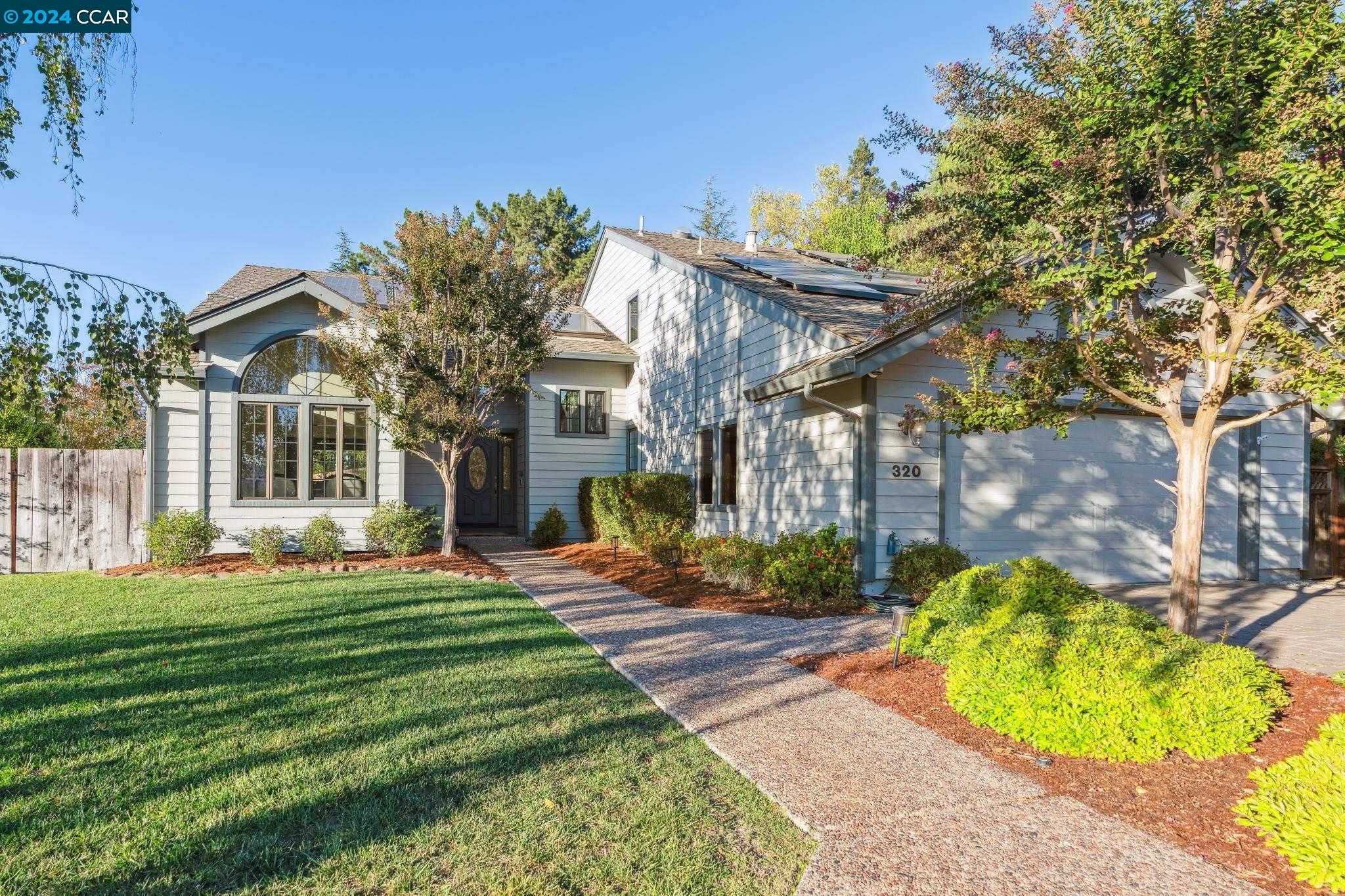 320 Paraiso Dr