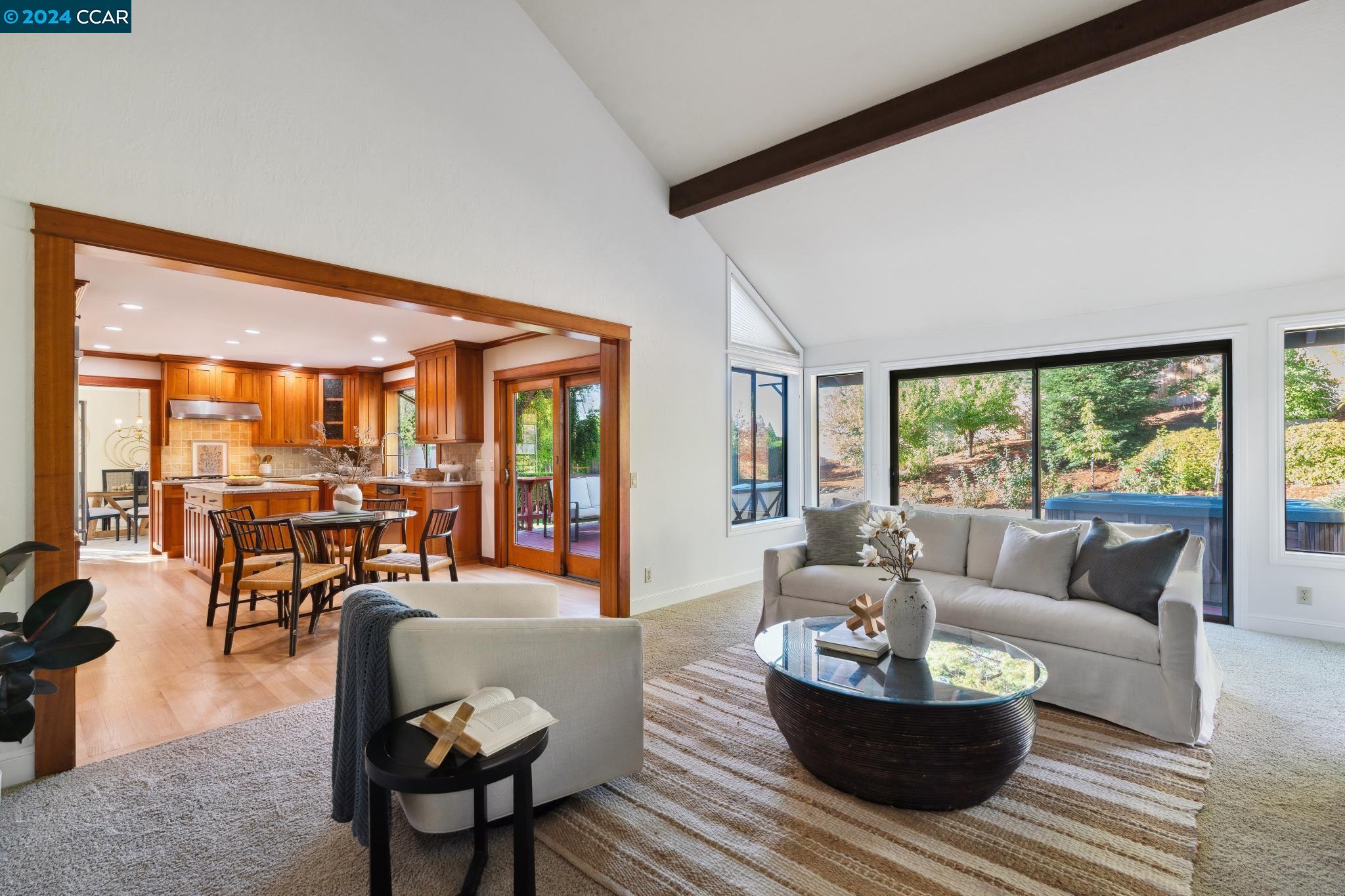 320 Paraiso Dr