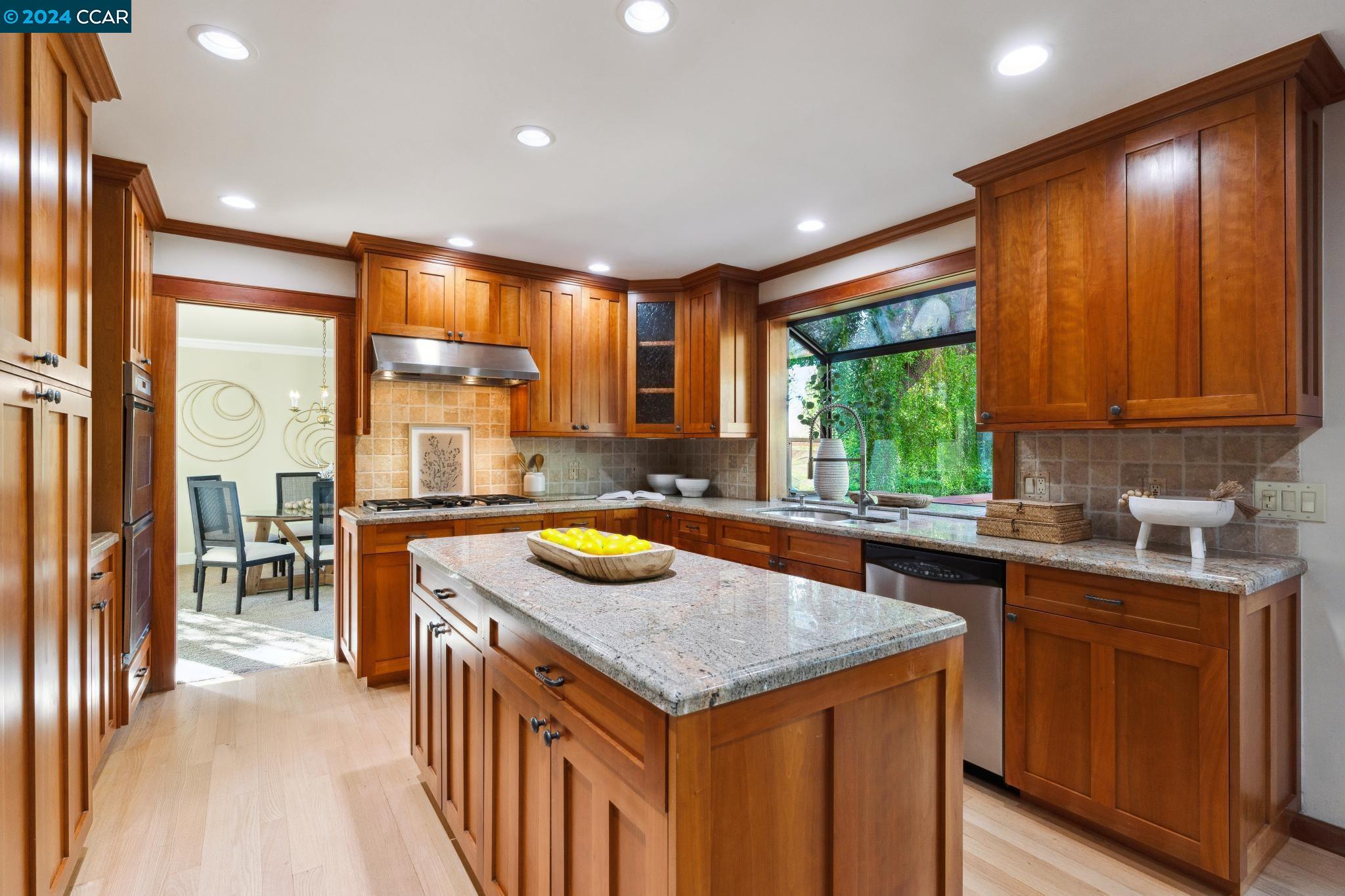 320 Paraiso Dr