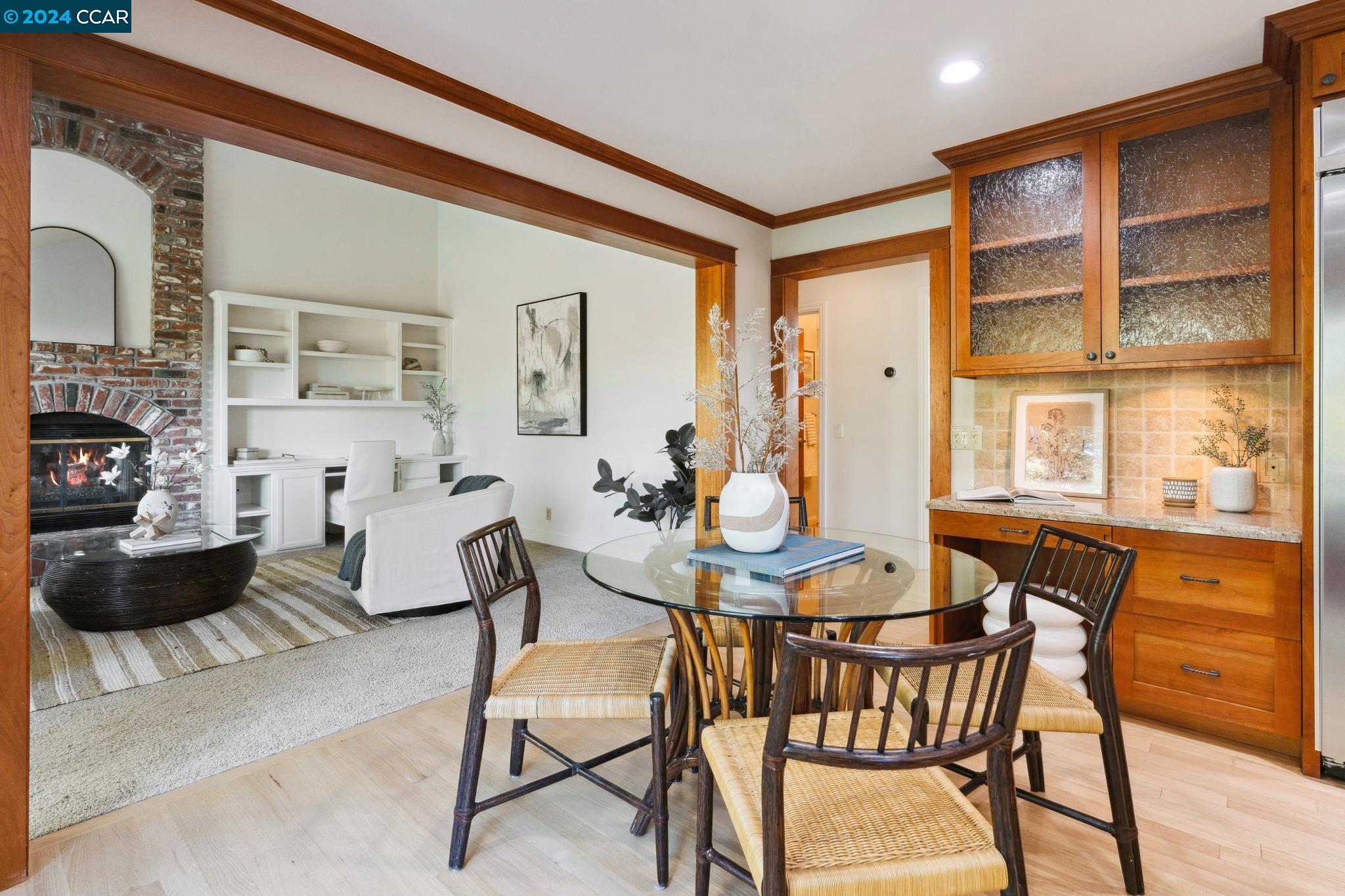 320 Paraiso Dr