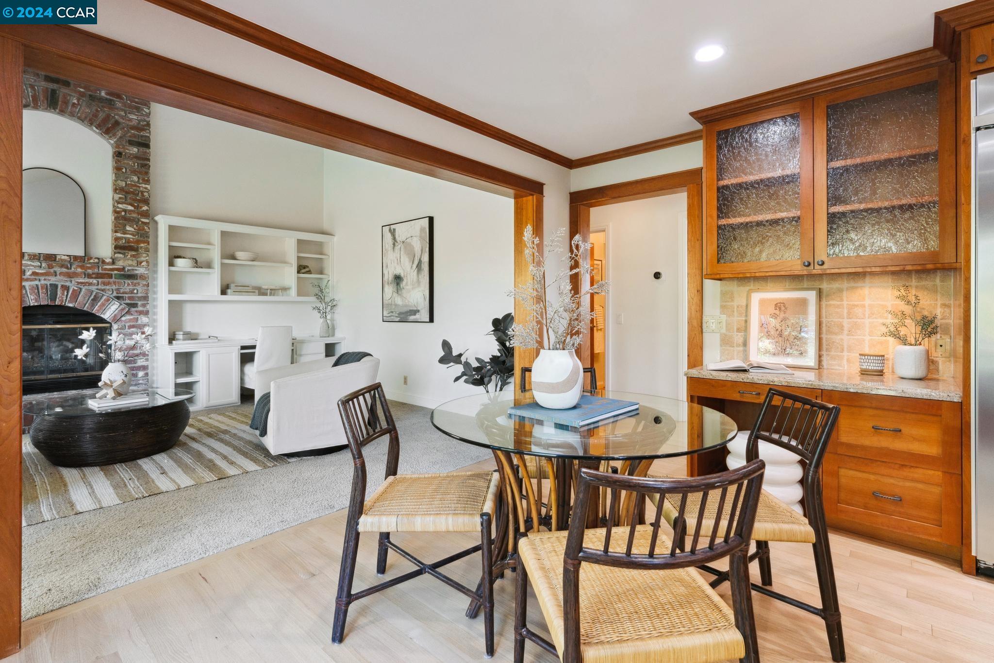 320 Paraiso Dr