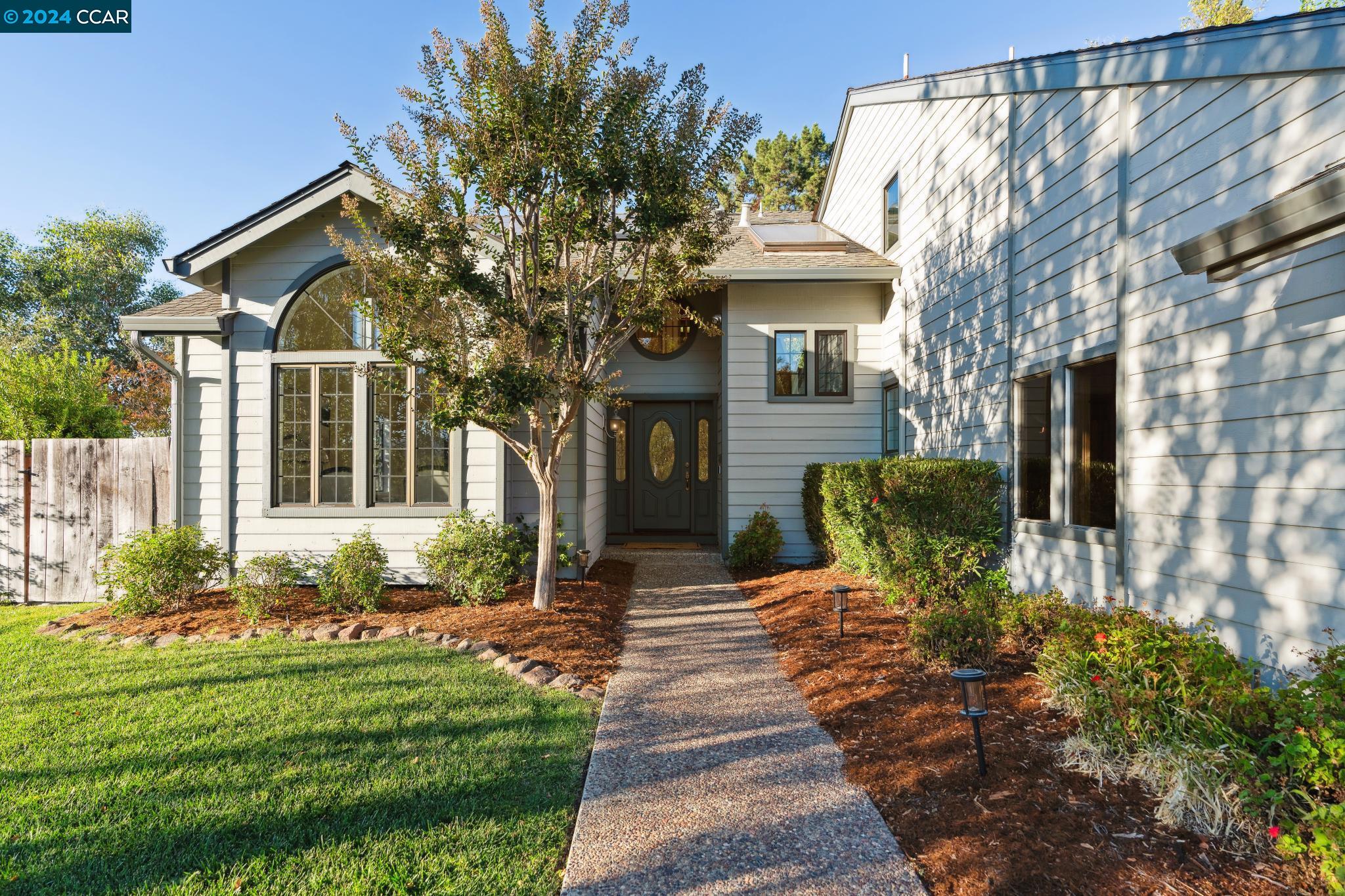 320 Paraiso Dr