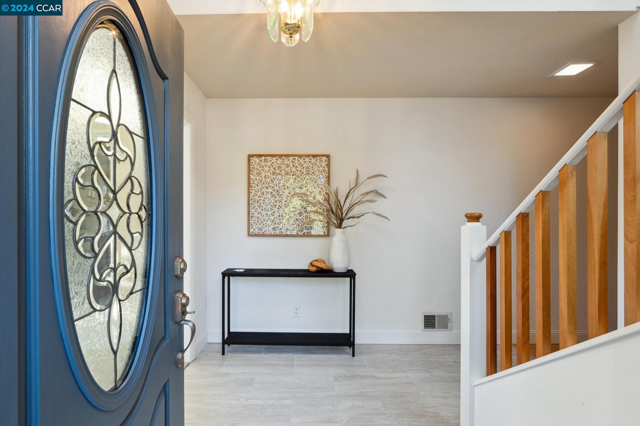 320 Paraiso Dr