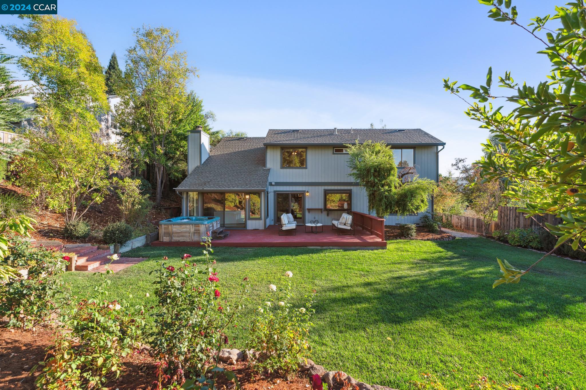 320 Paraiso Dr