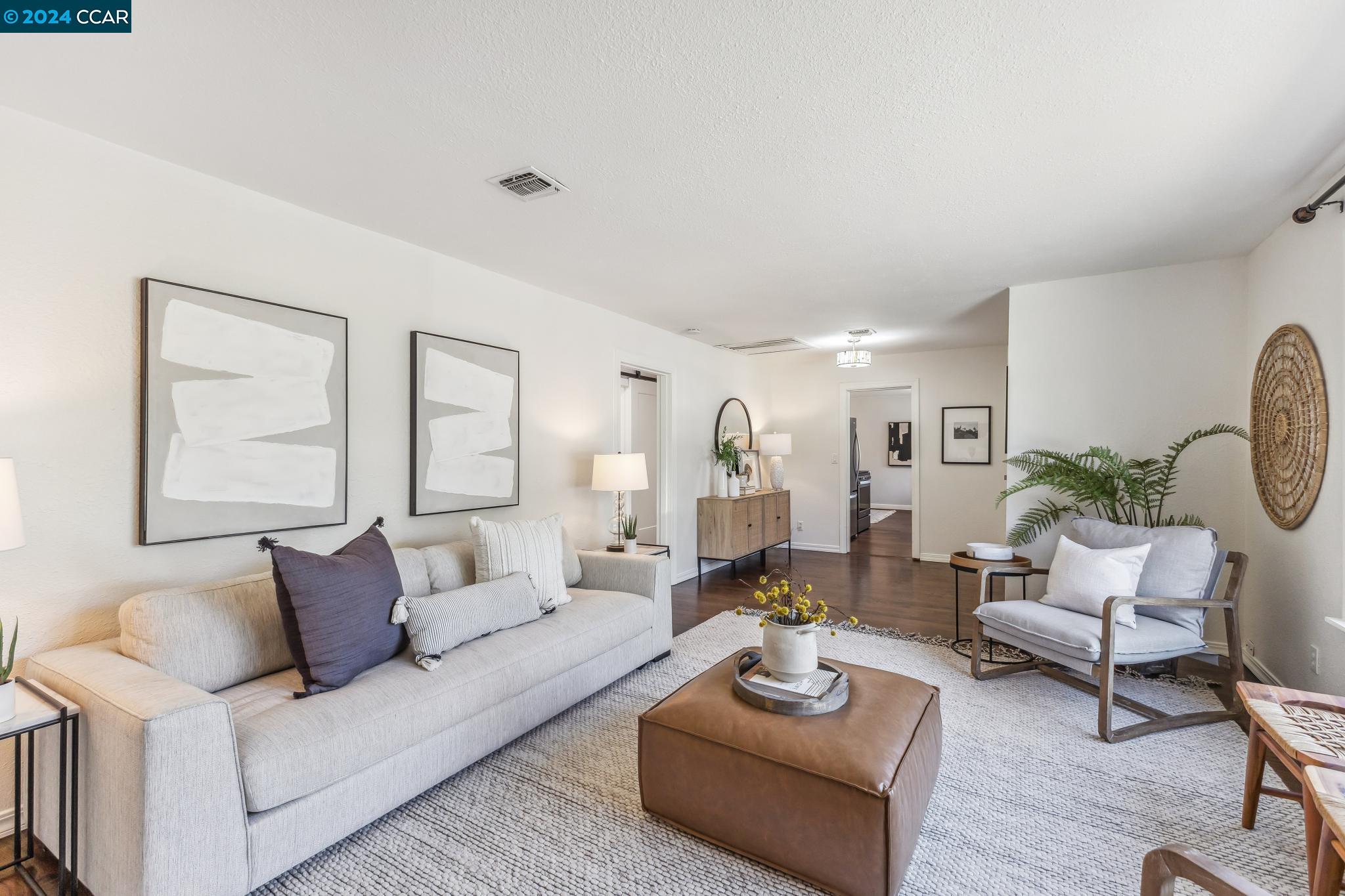 2444 Mountain View Dr