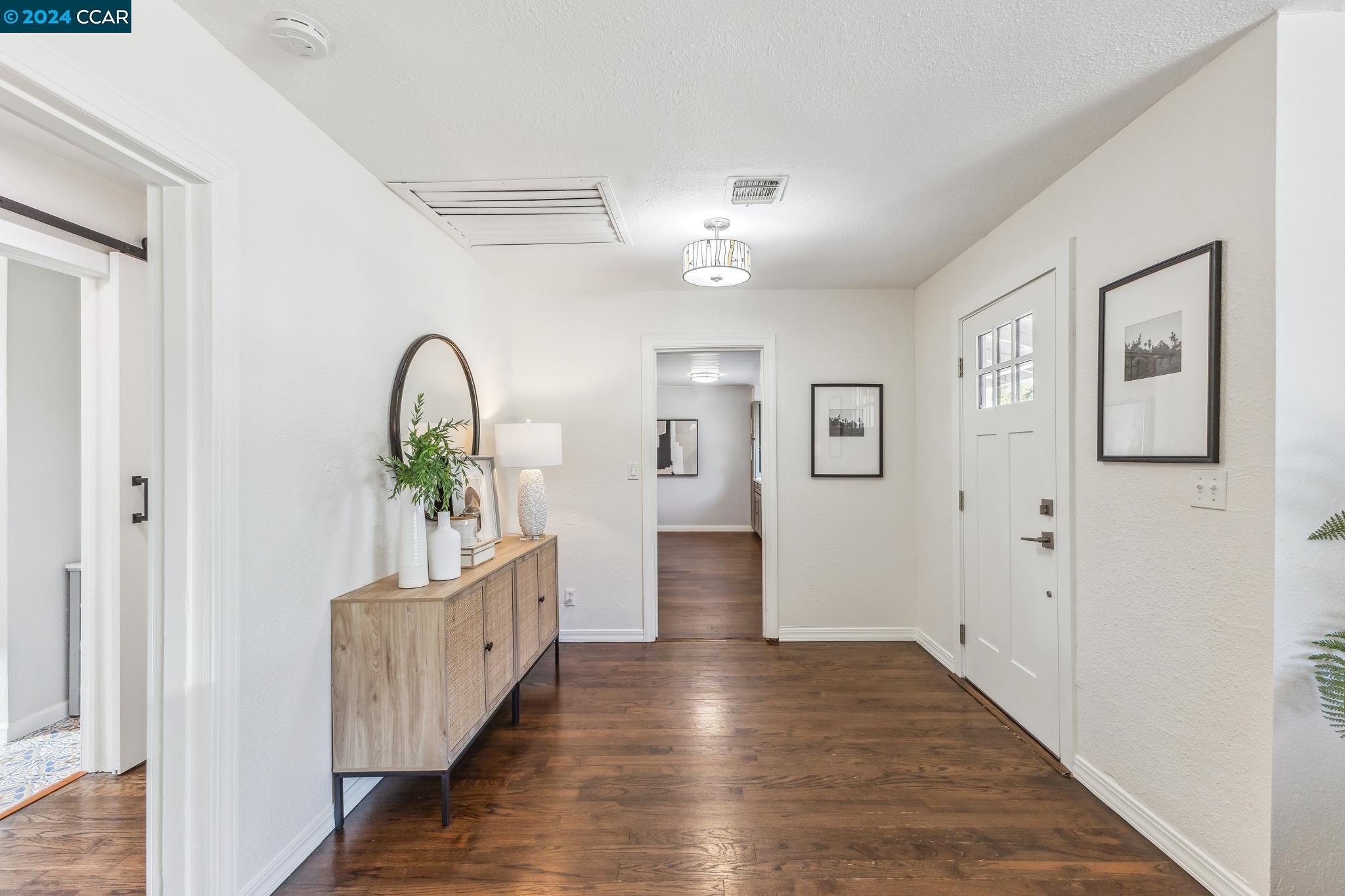 2444 Mountain View Dr
